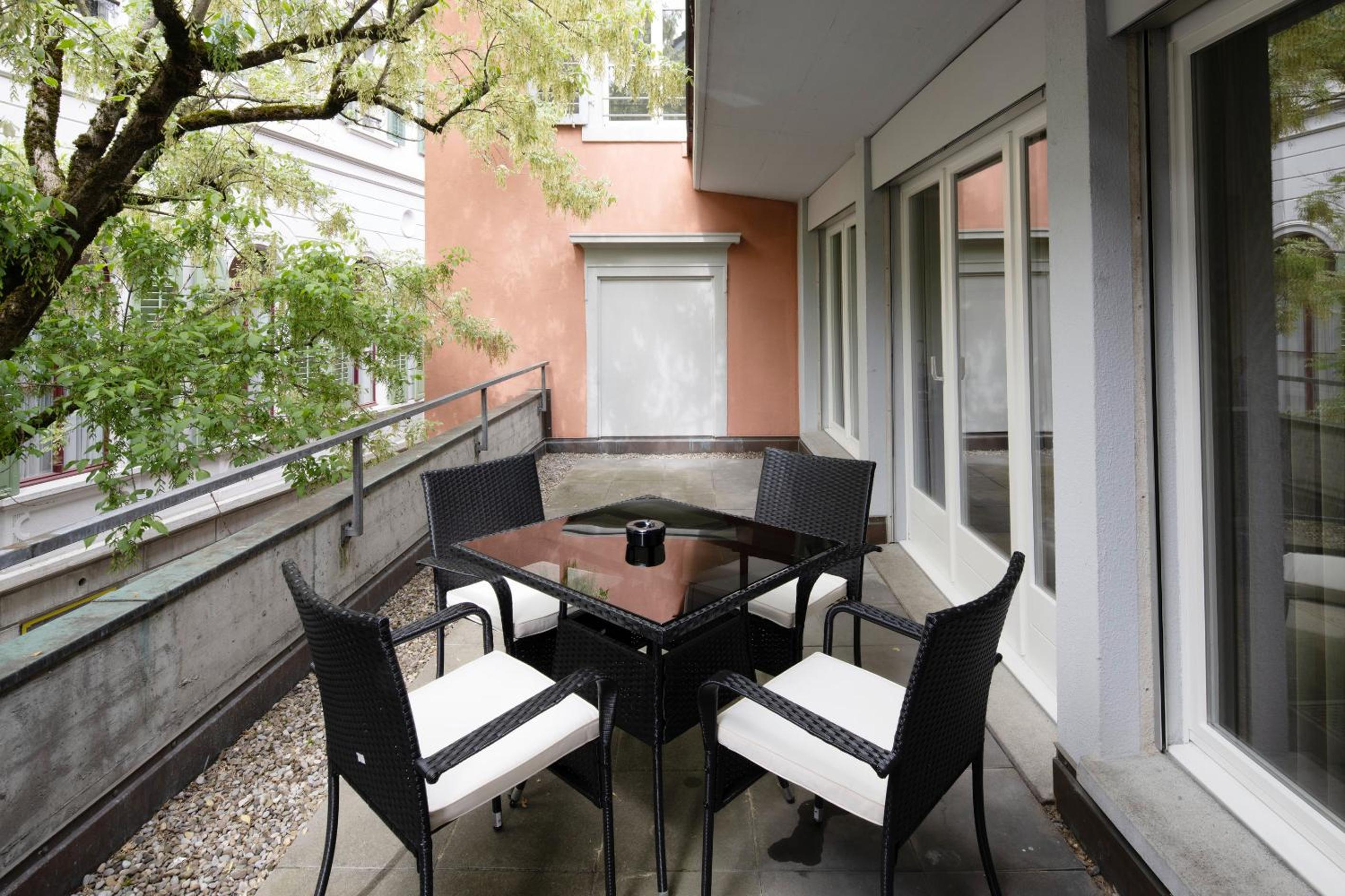 Apartment - Split Level photo 2