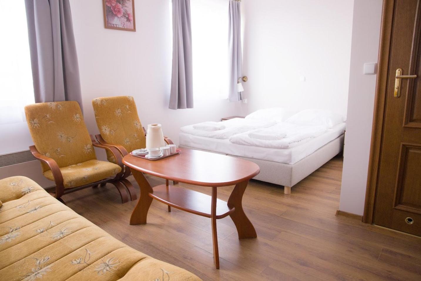 Triple Room - Photo 7