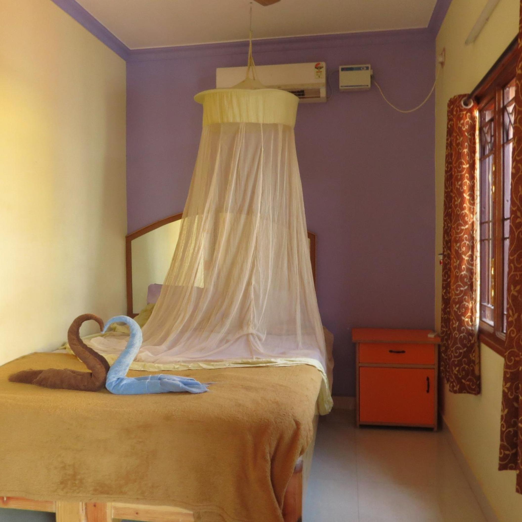 Standard Double or Twin Room with Fan - Photo 1