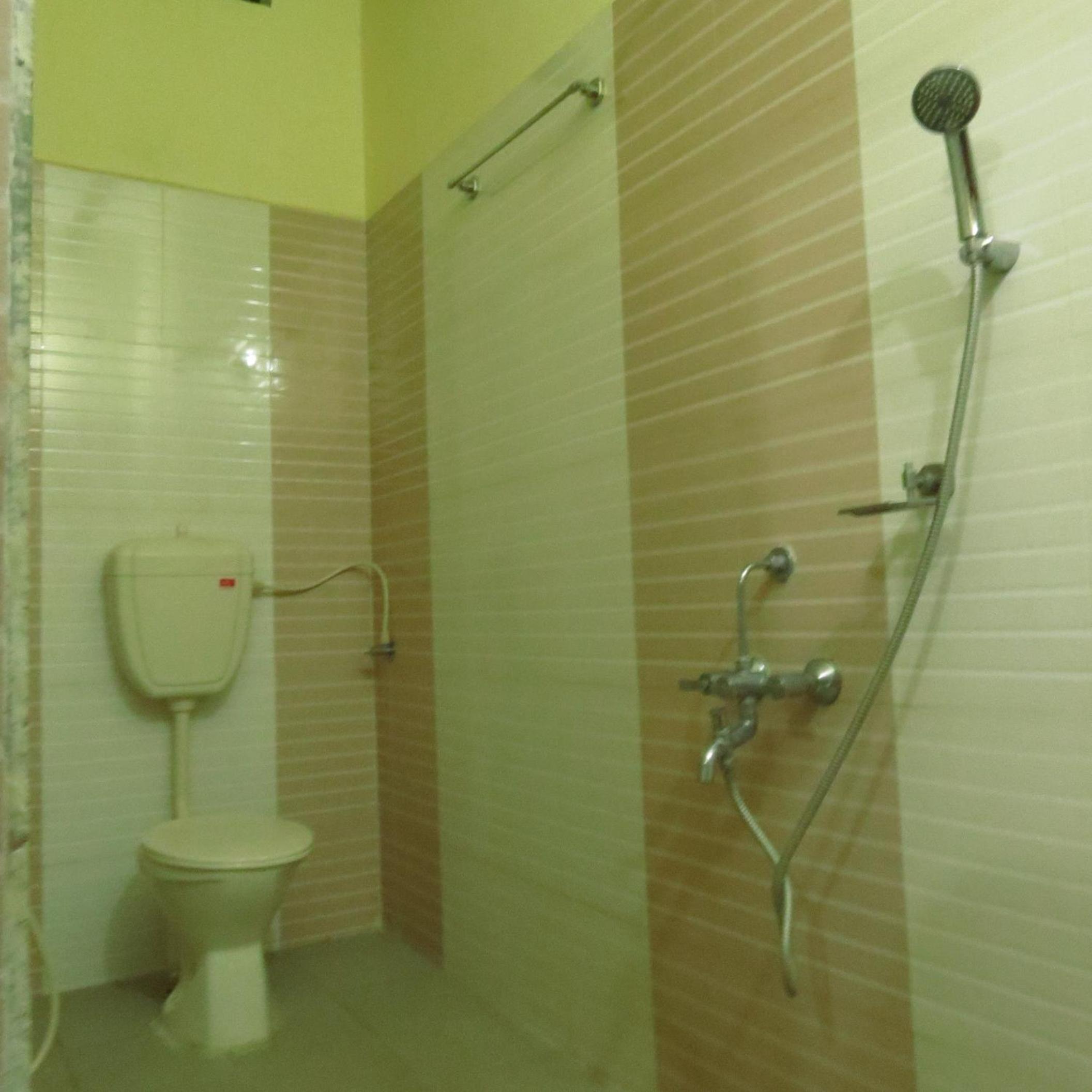 Standard Double or Twin Room - Photo 11