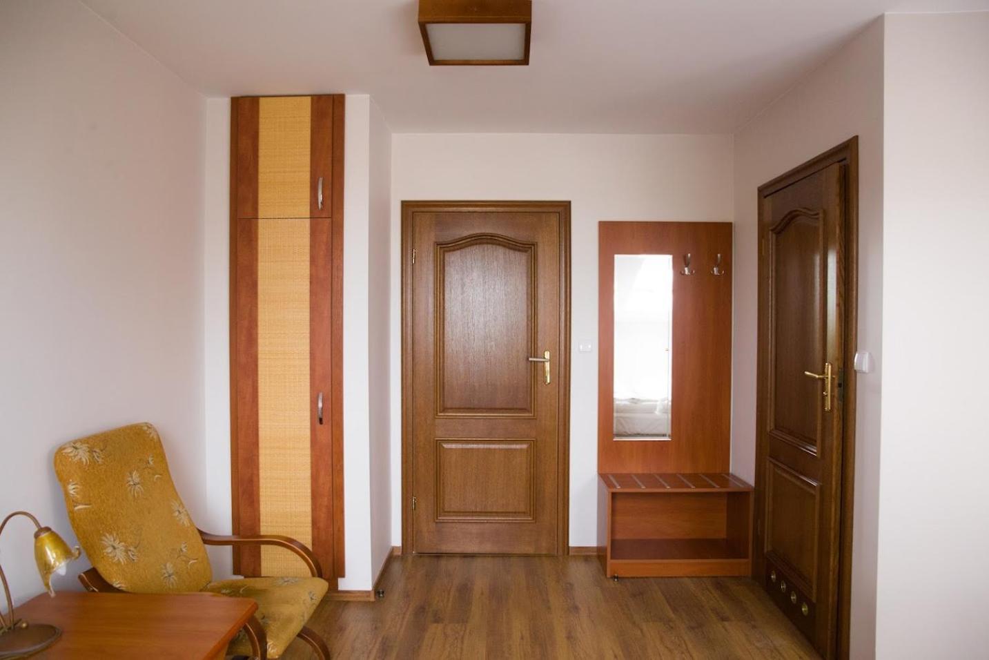 Double Room with Extra Bed (2 Adults + 1 Child) - Photo 4