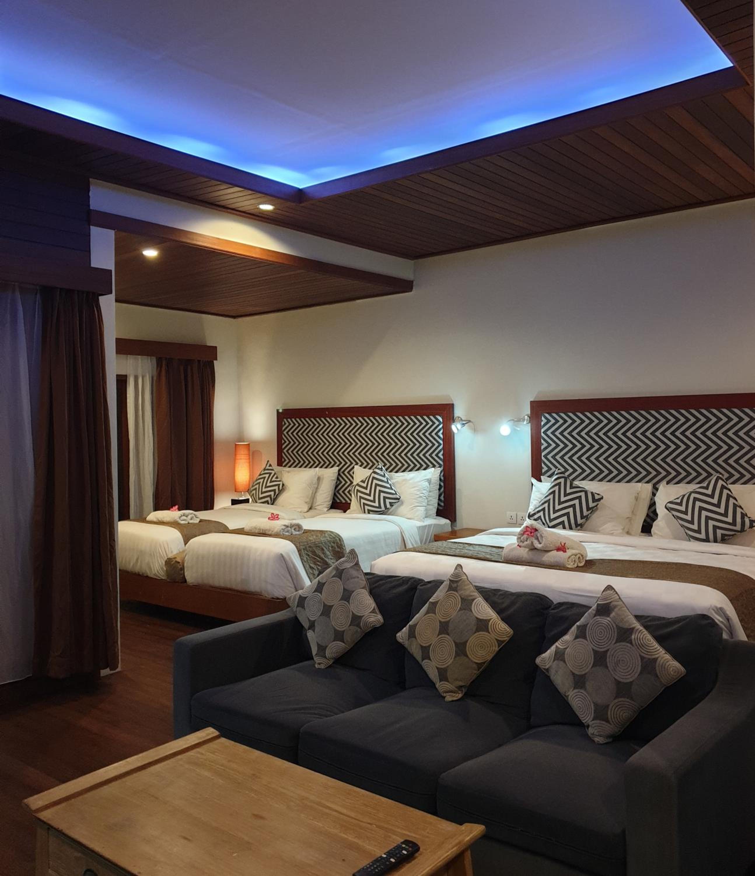 Deluxe Family Room