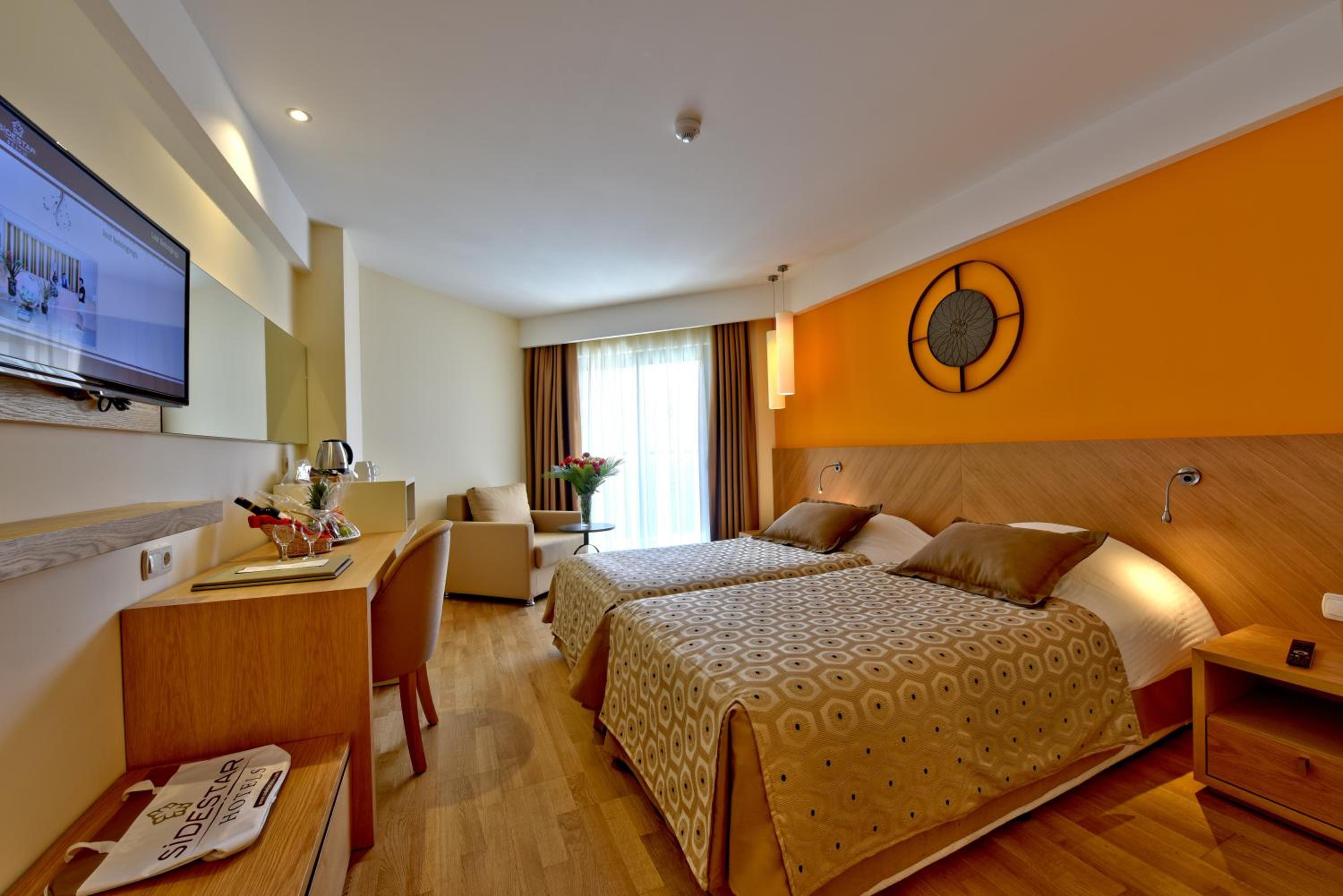 Double or Twin Room with Sea View photo 3