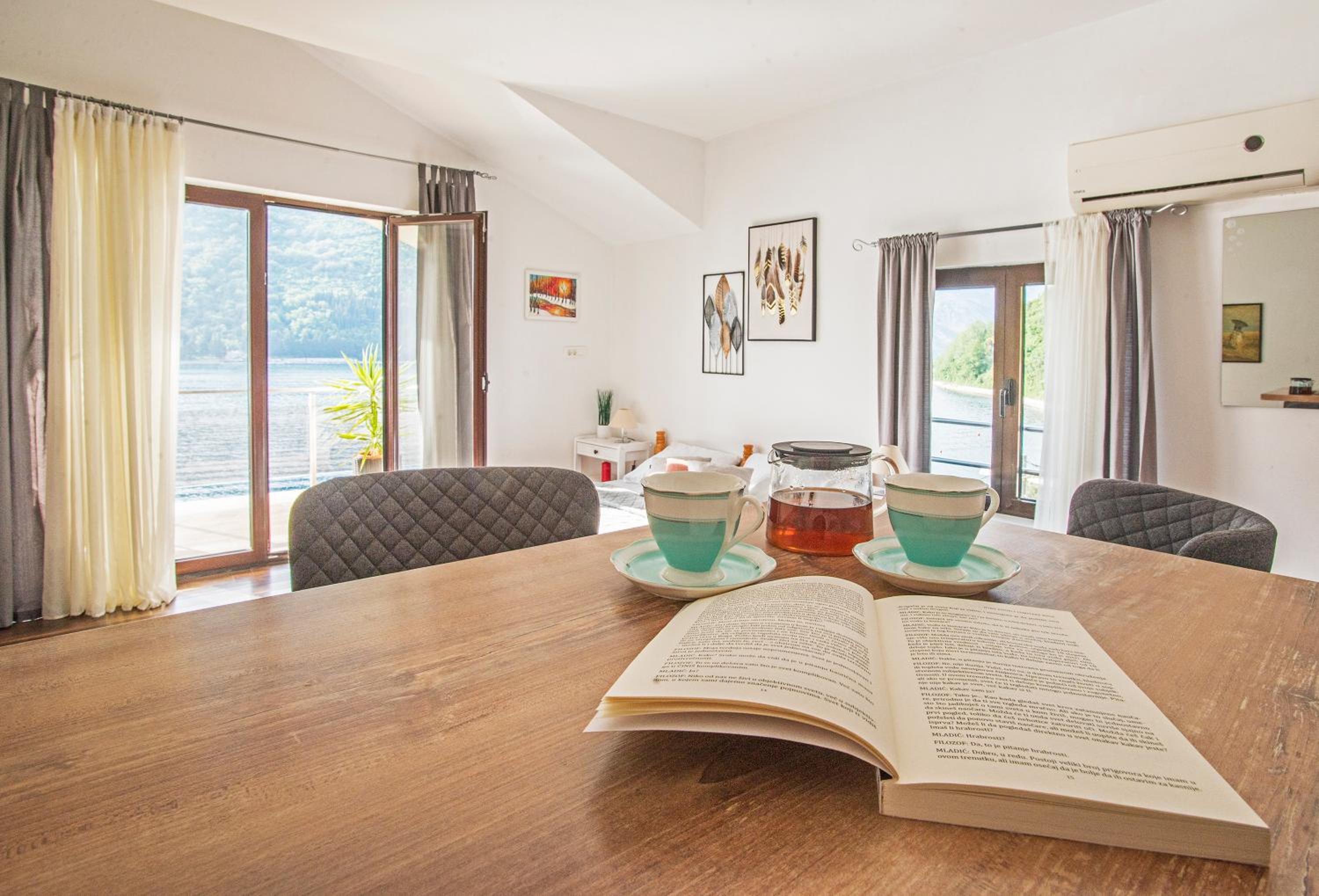 One-Bedroom Apartment with Balcony and Sea View (3 Adults) photo 3