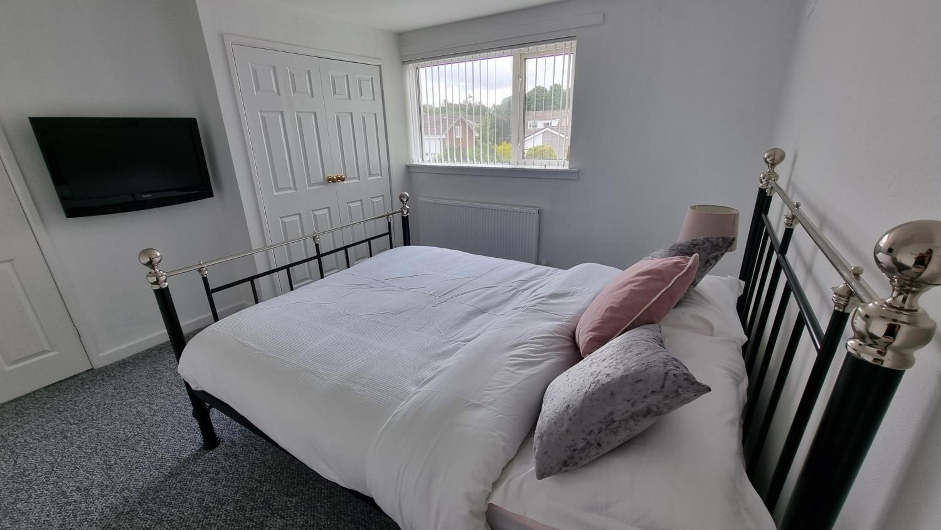Four-Bedroom House photo 1