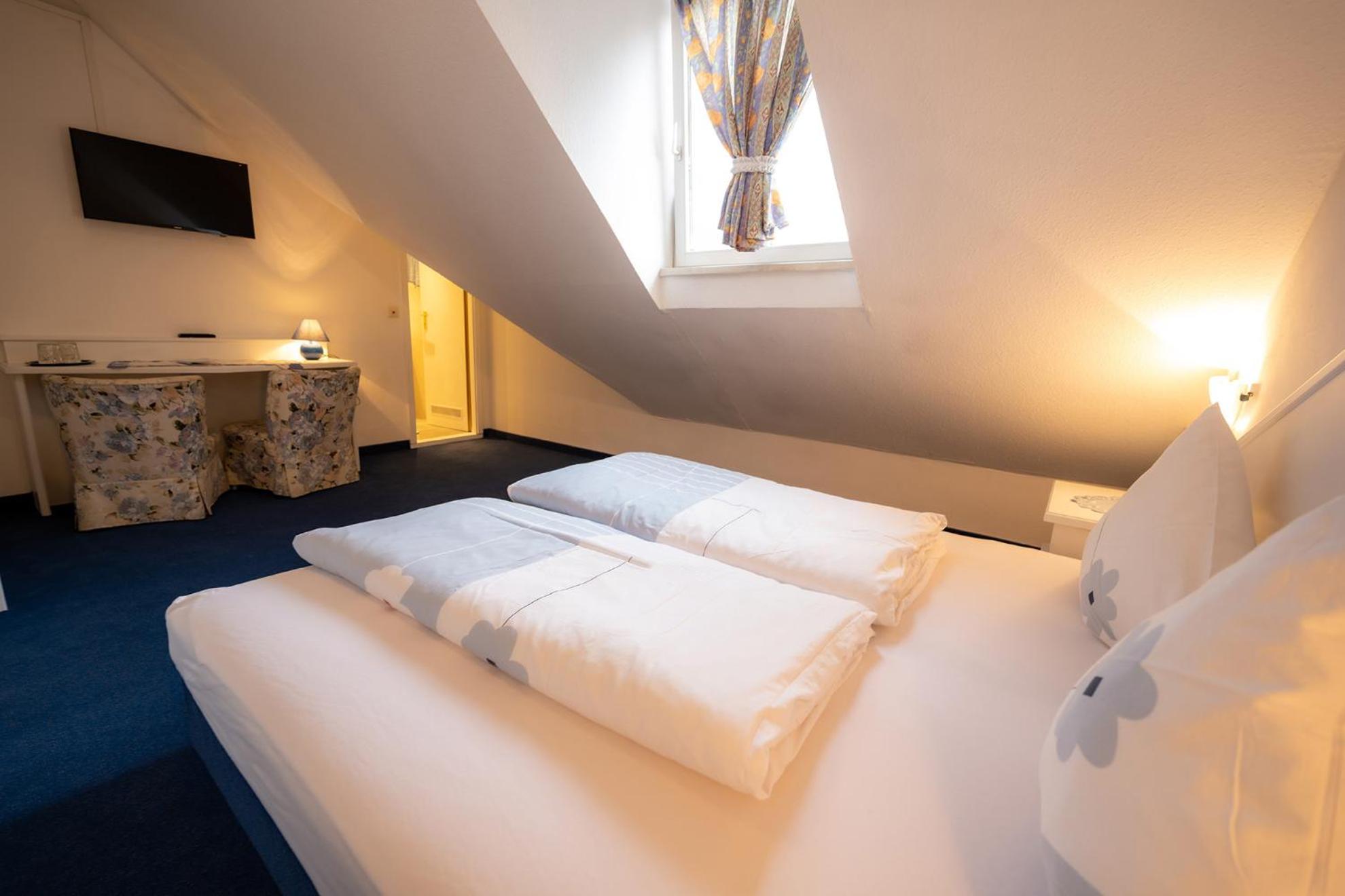 Special Offer - Double Room Attic photo 2
