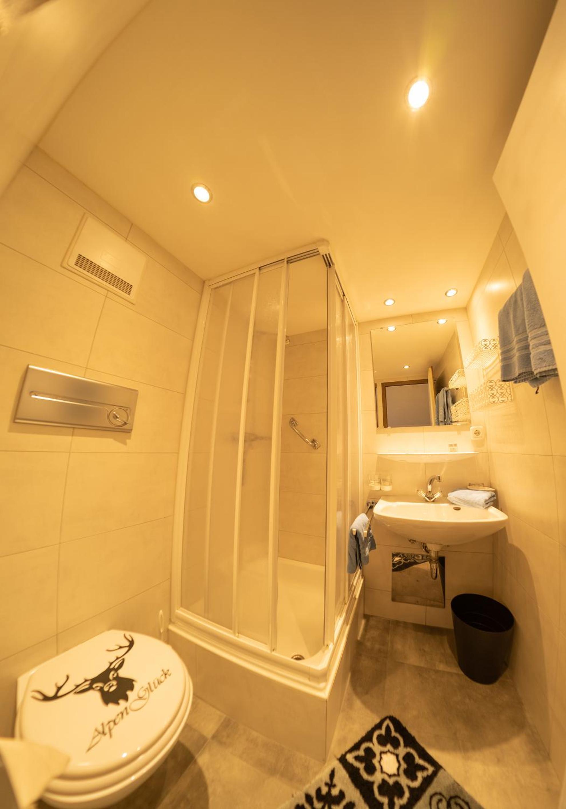 Special Offer - Double Room Attic photo 3