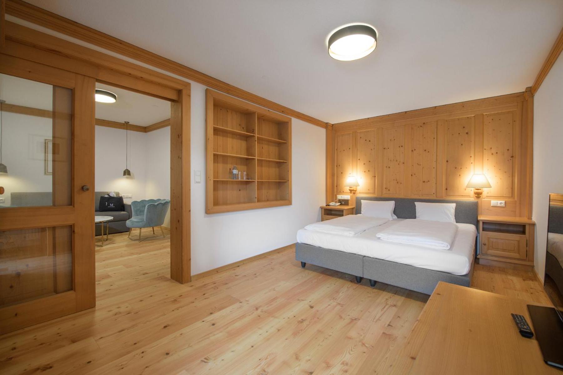 Deluxe Suite - Photo 1