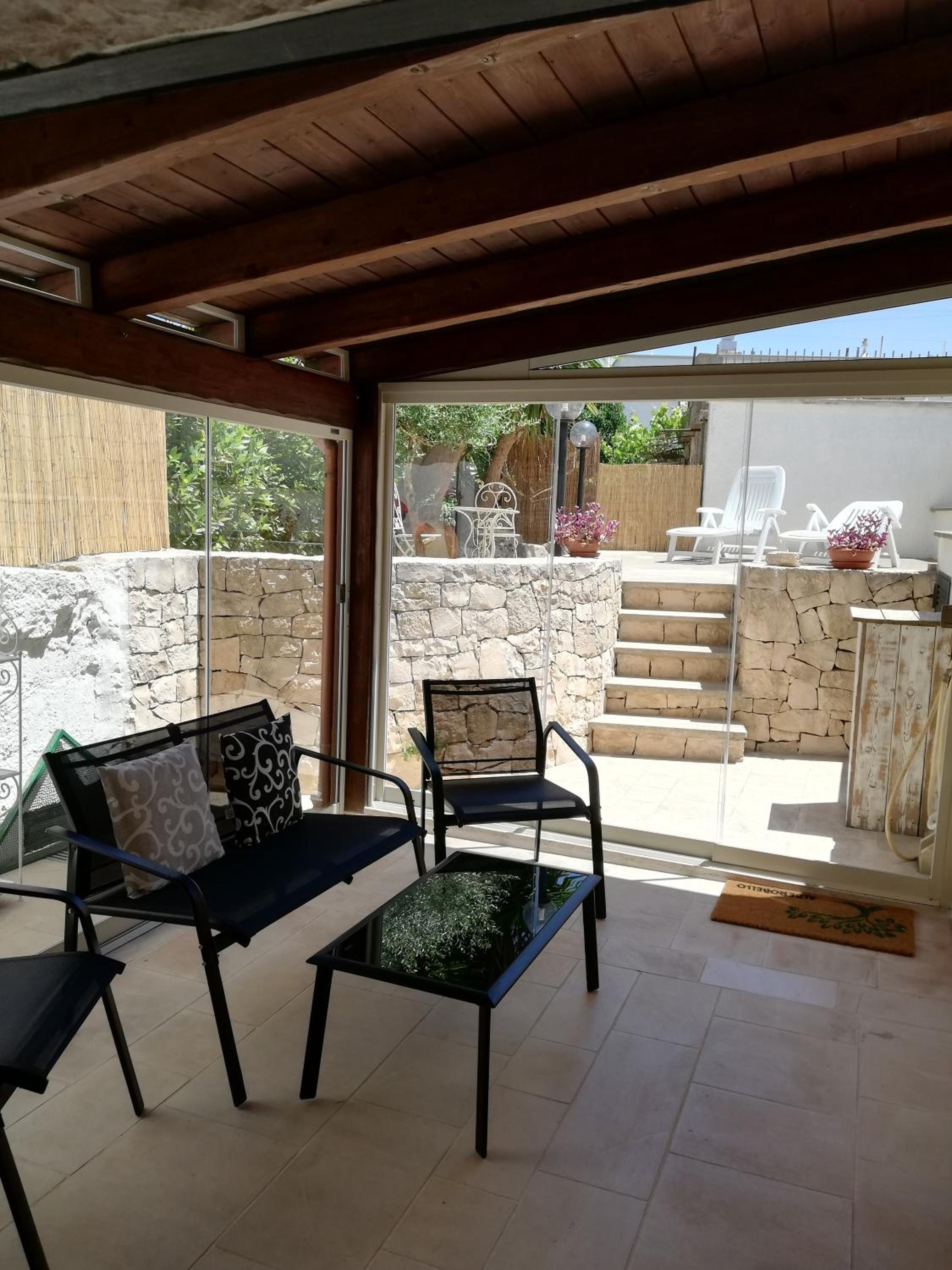 One-Bedroom House - Photo 22