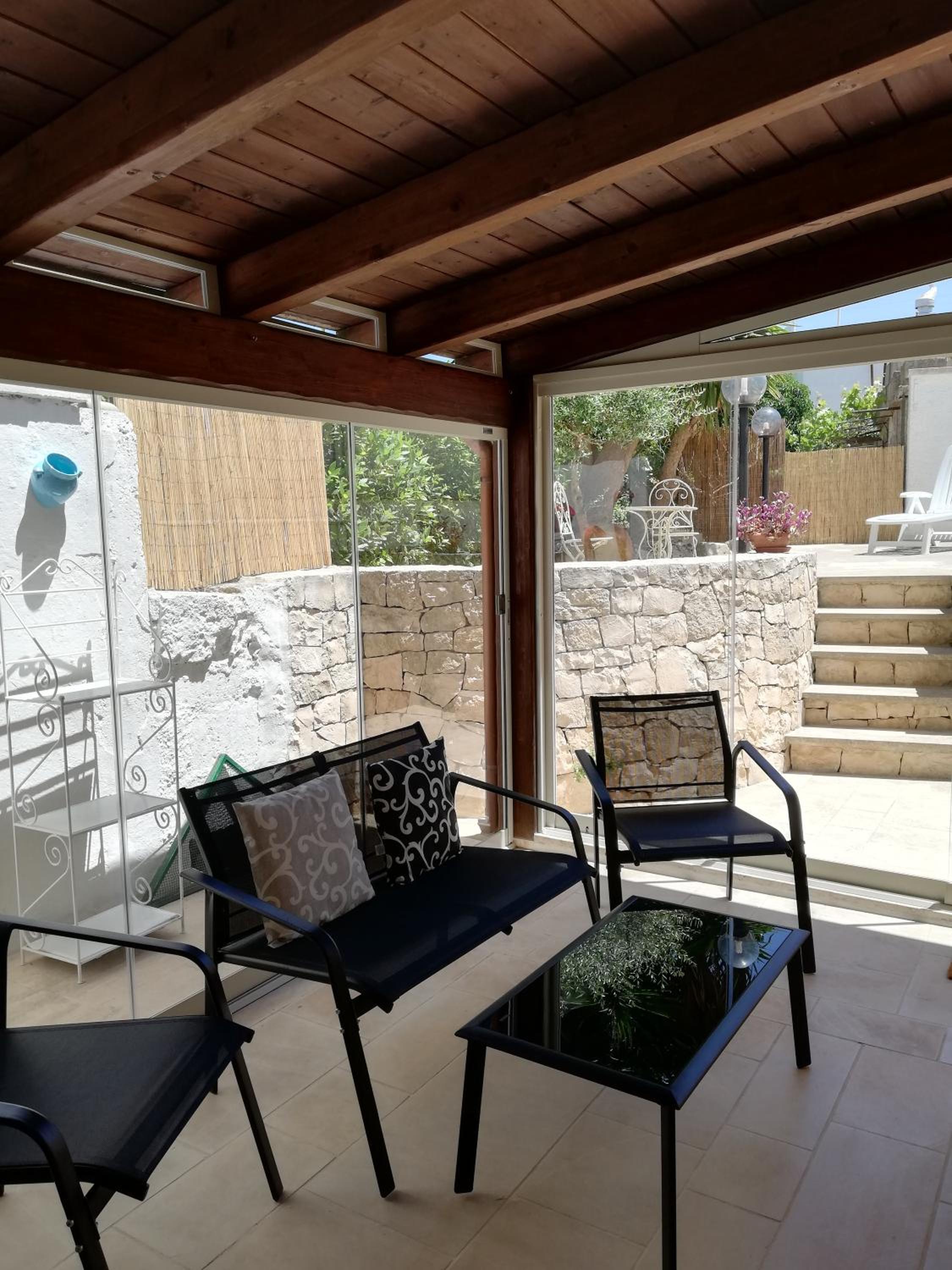 One-Bedroom House - Photo 20