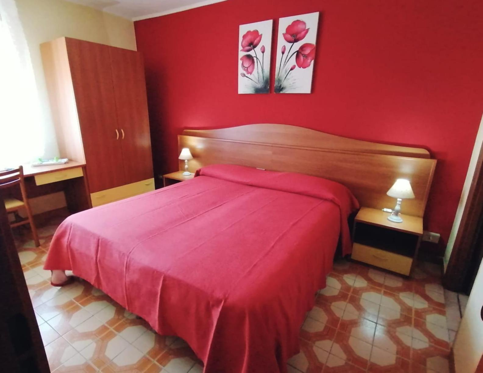 Double Room with Private Bathroom photo 2
