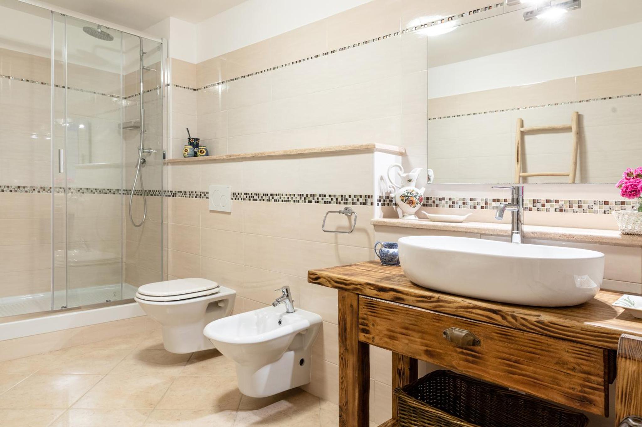 Double Room with Private Bathroom photo 3