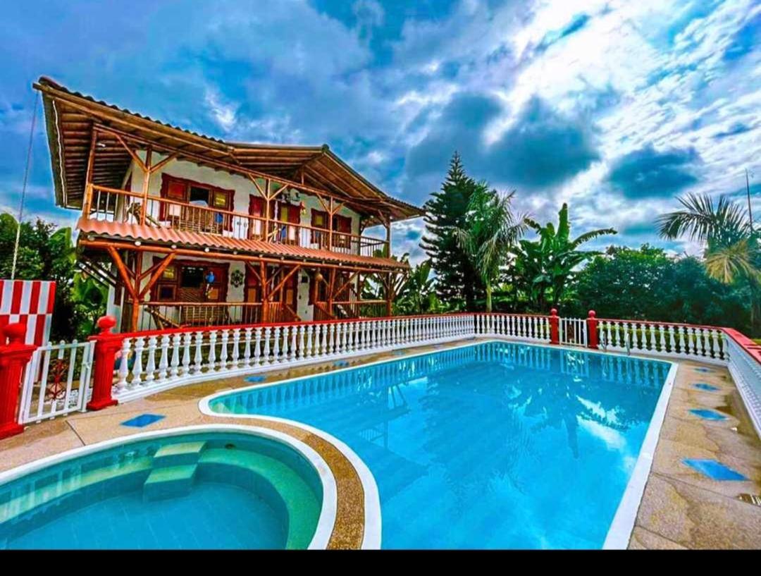 Four-Bedroom House photo 2