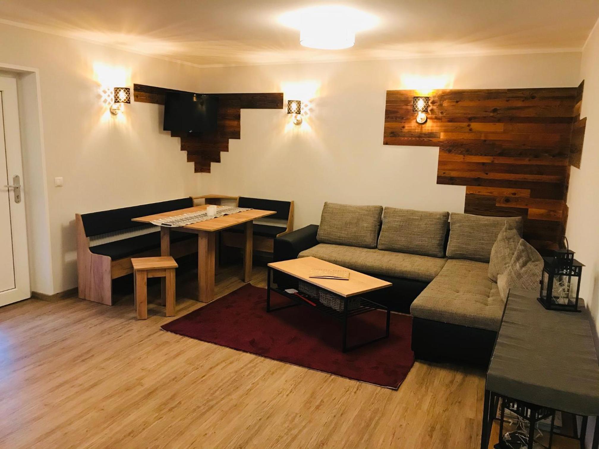One-Bedroom Apartment photo 1