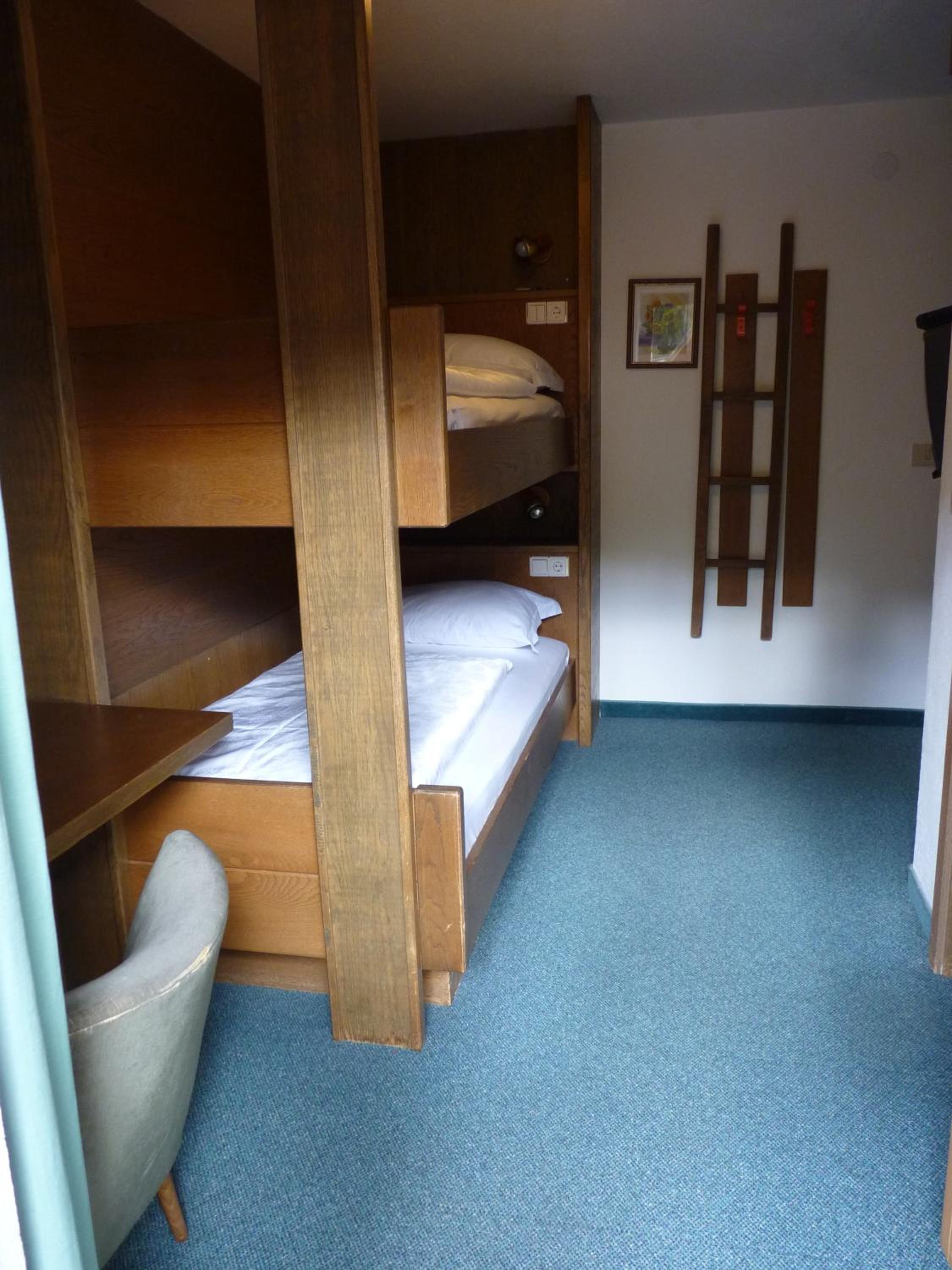 Twin Room - Photo 4