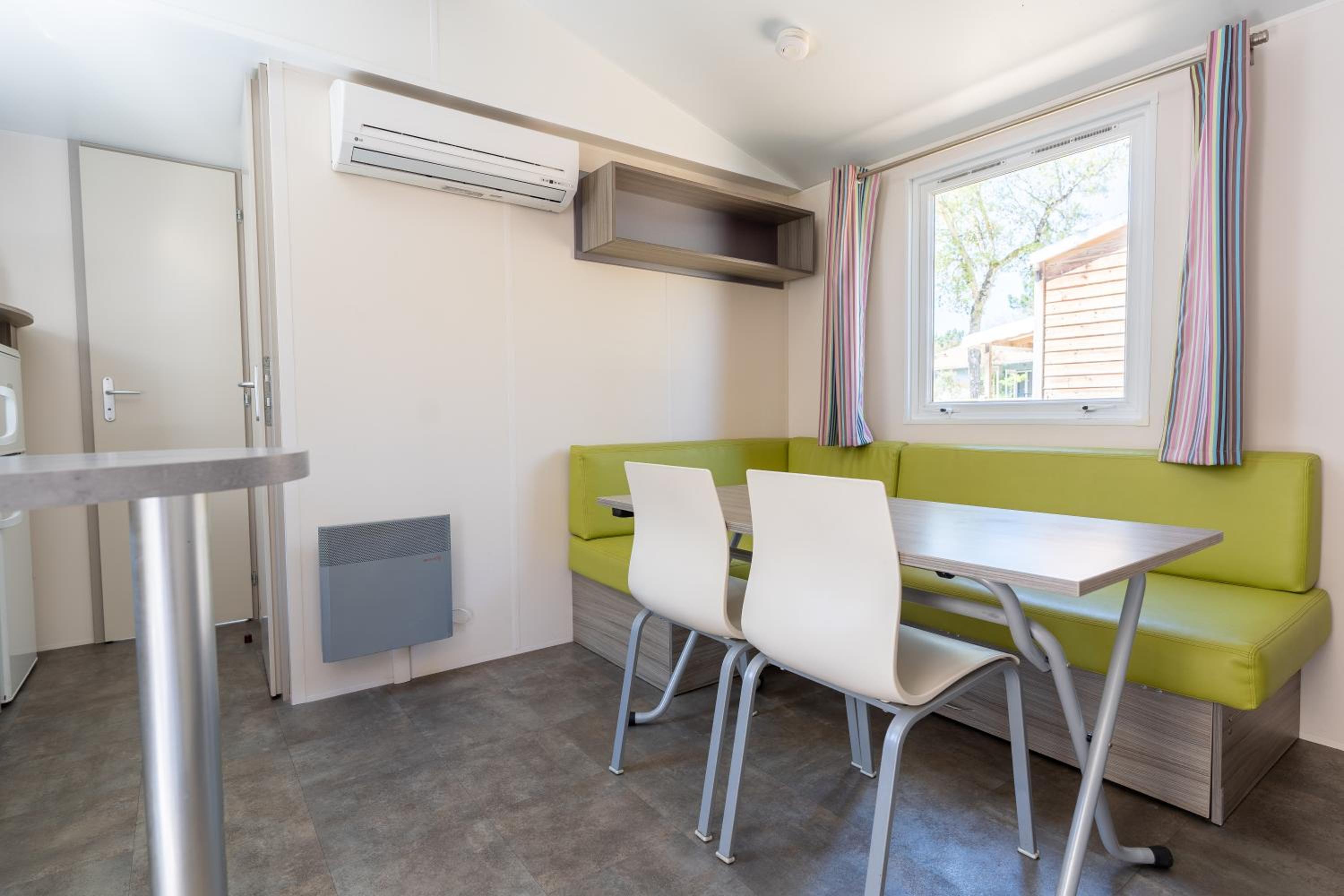 Two Bedroom Comfort Mobil-Home  photo 3