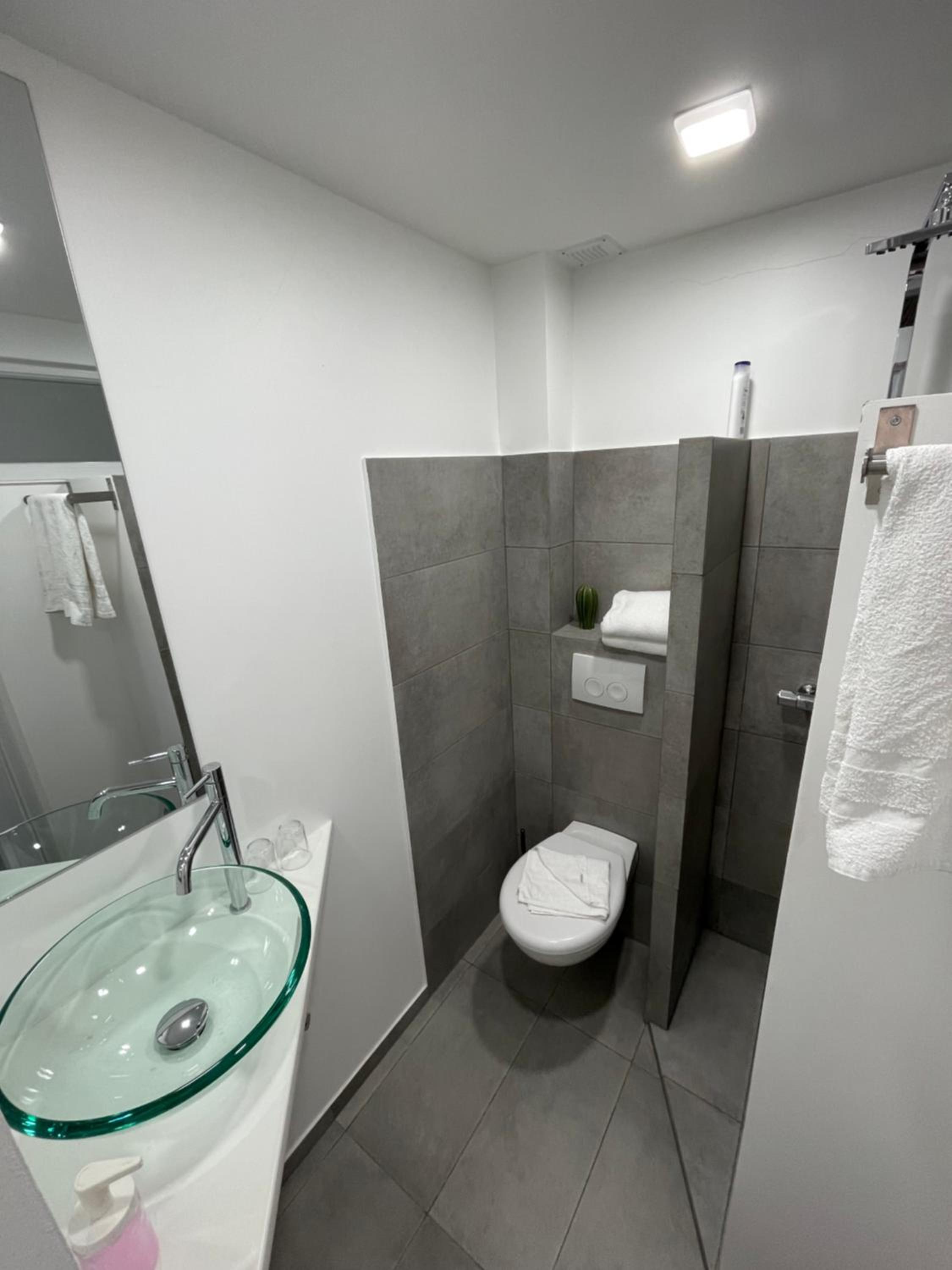 Double Room - Photo 3