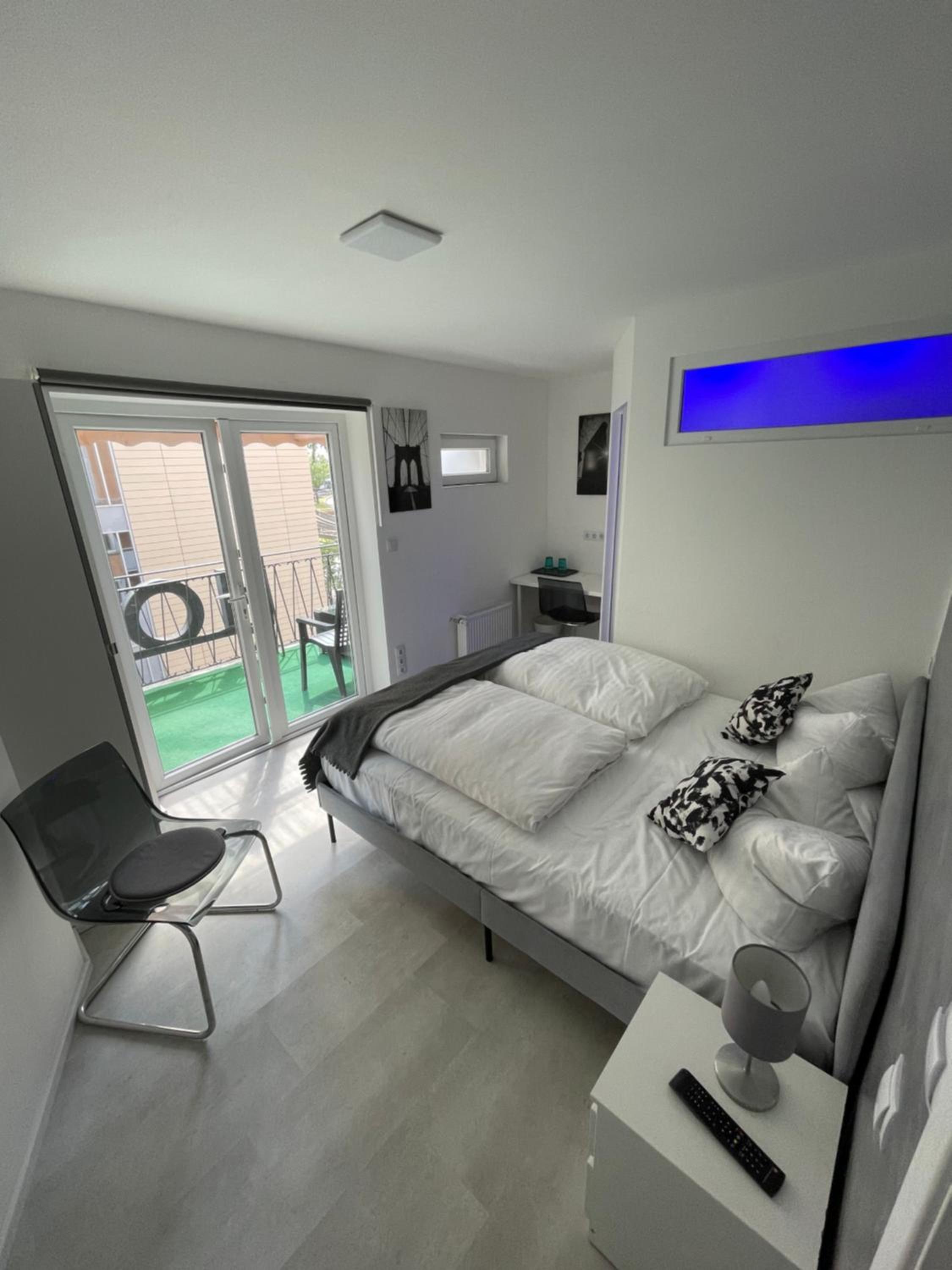 Double Room - Photo 2