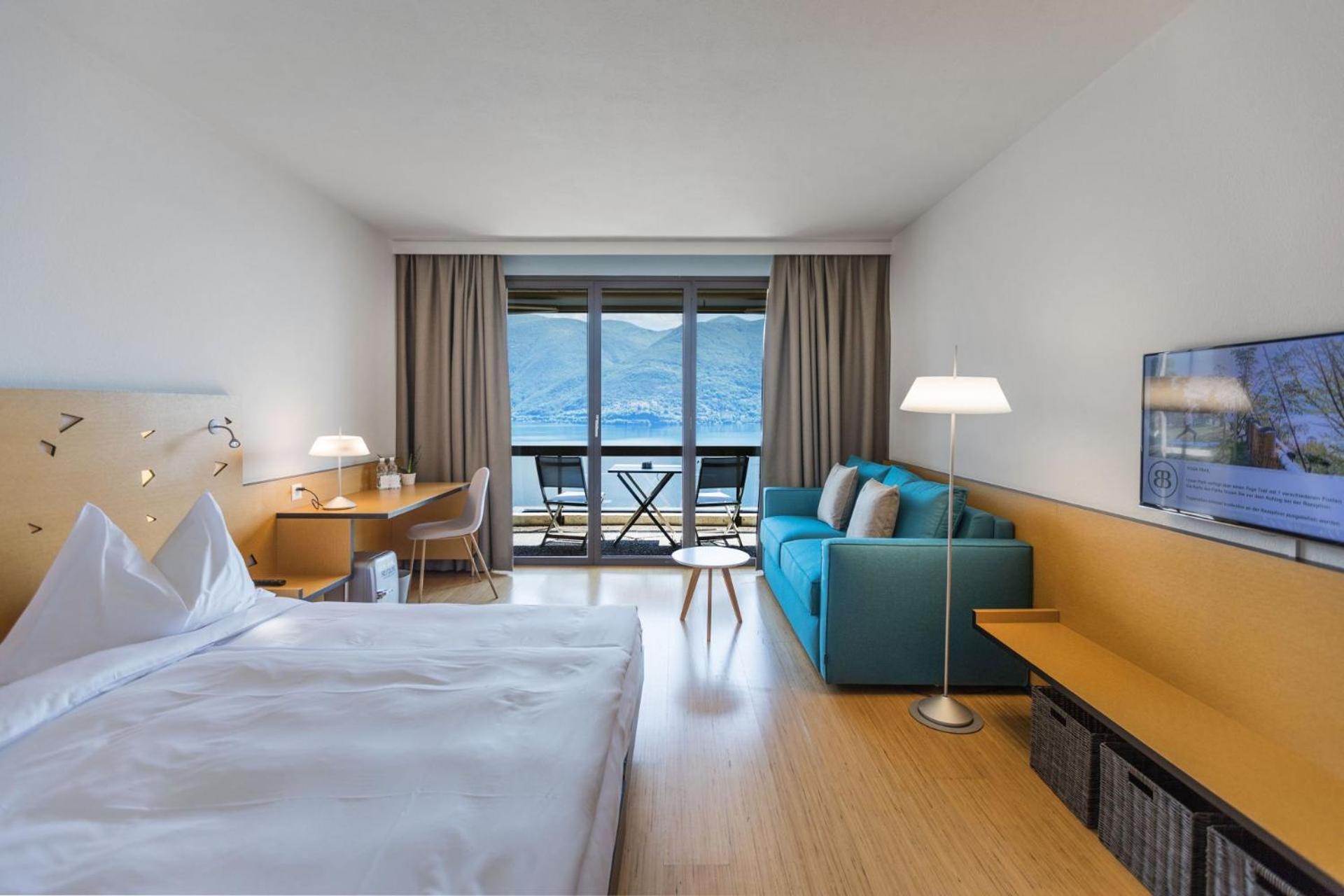 Large Premium Lake View Room photo 2
