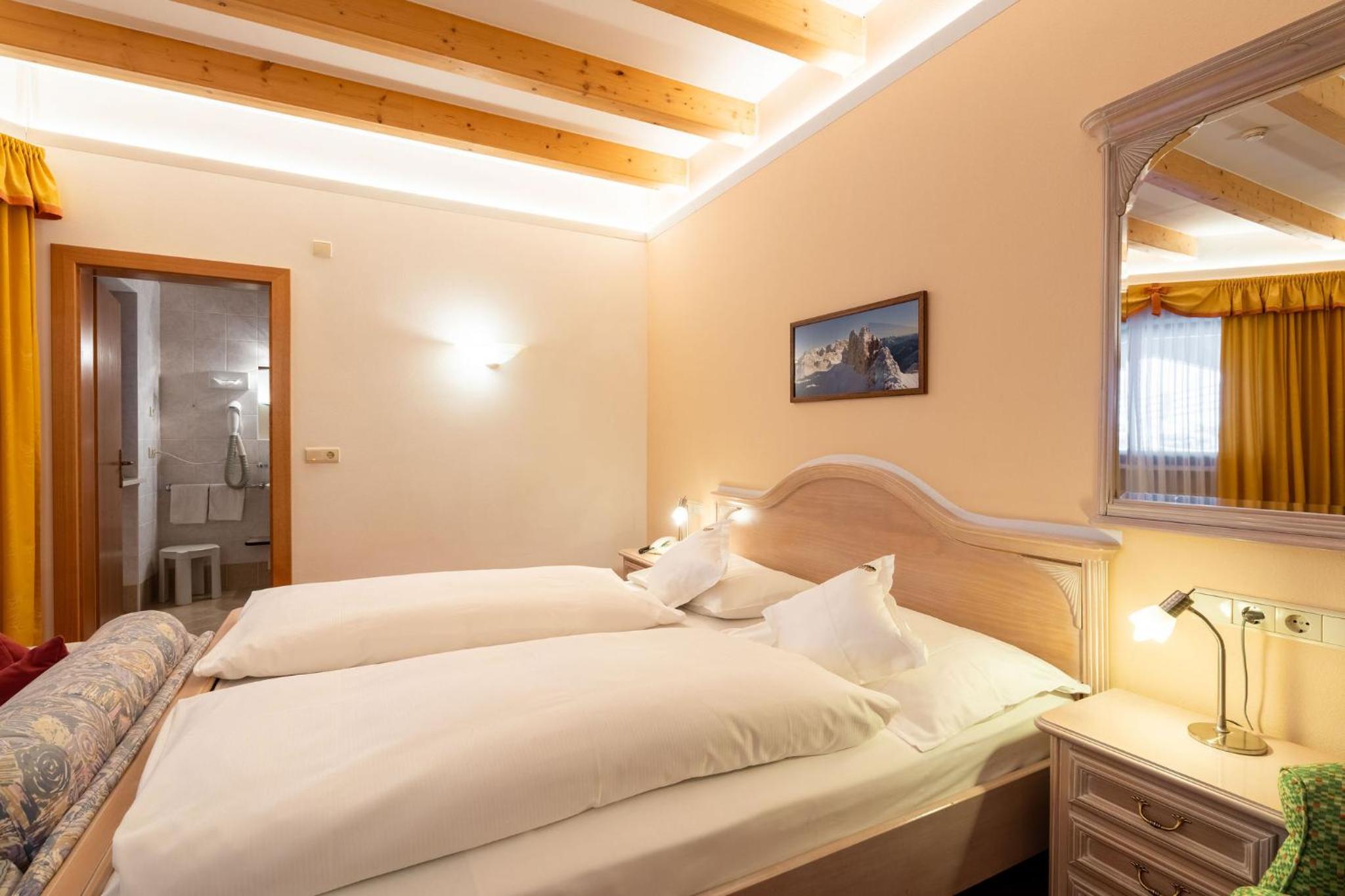 Economy Double Room photo 1