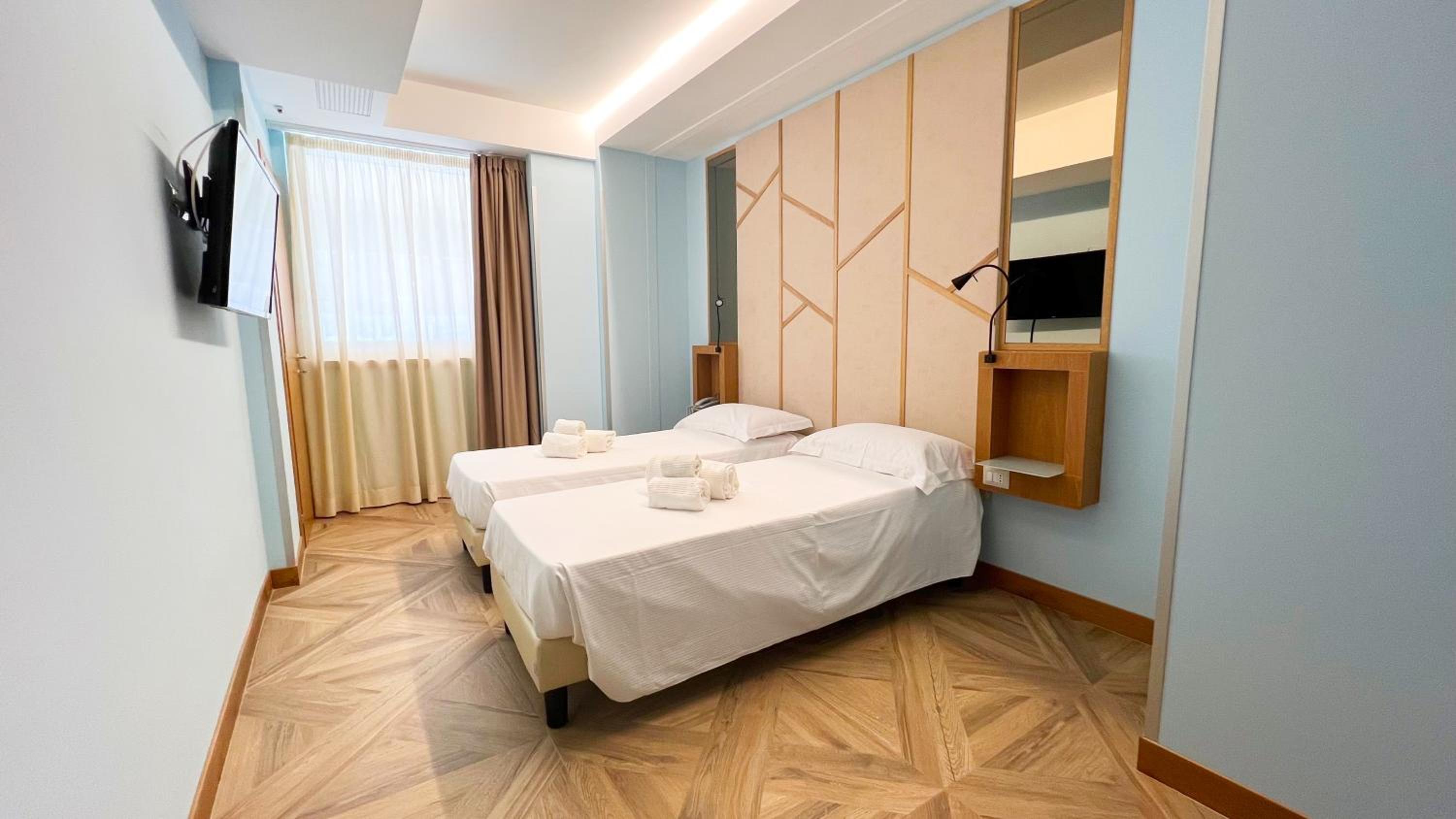 Superior Double or Twin Room - Photo 3