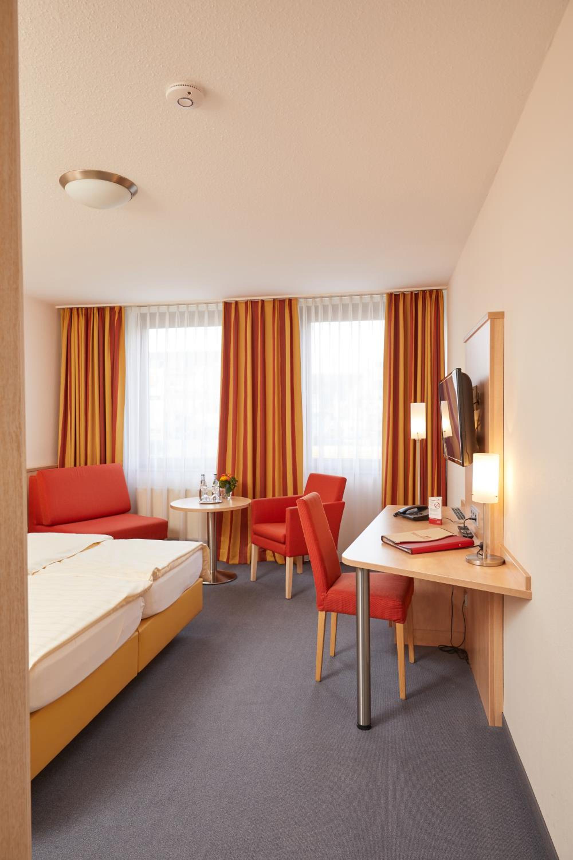 Economy Double Room - Photo 3
