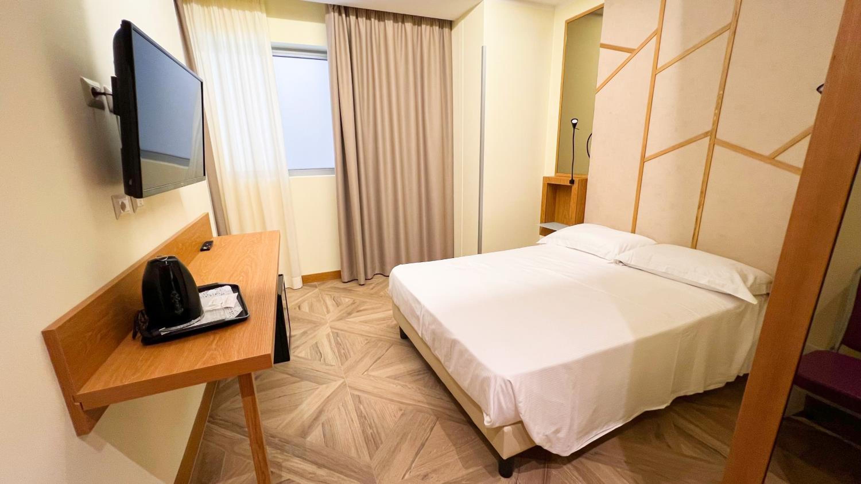 Economy Double Room - Photo 1