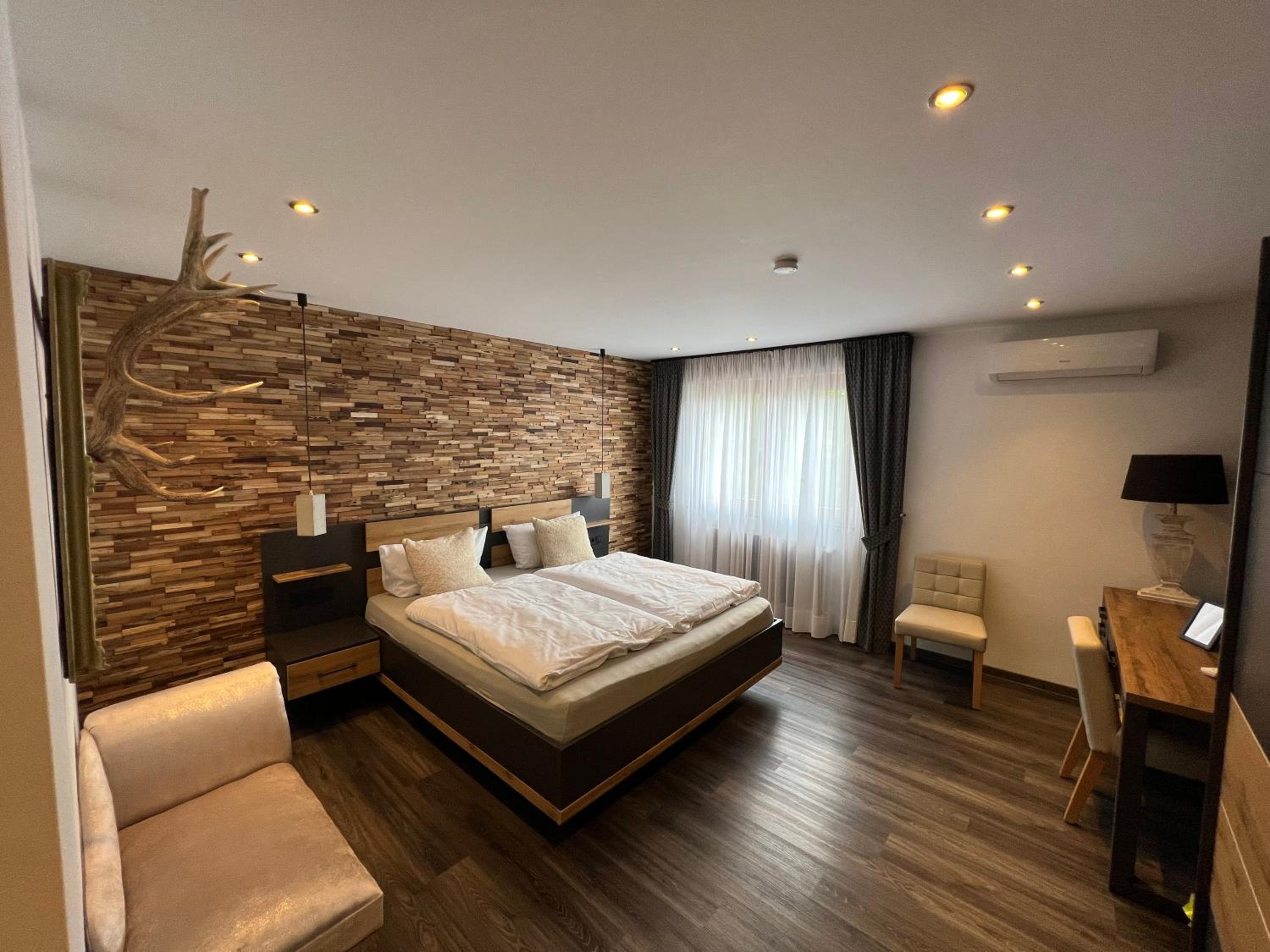 Deluxe Double Room - Photo 10