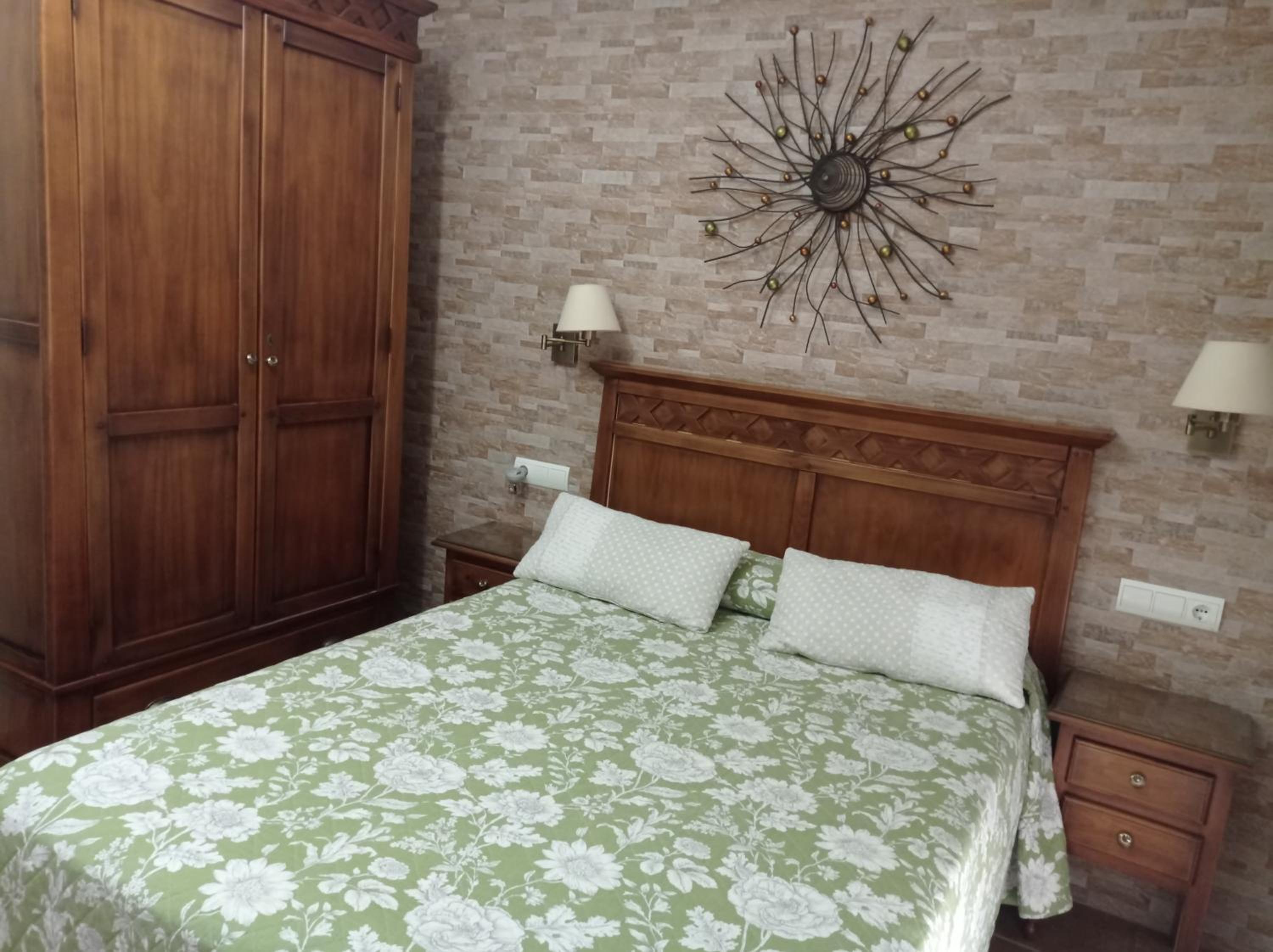 Double Room - Photo 8