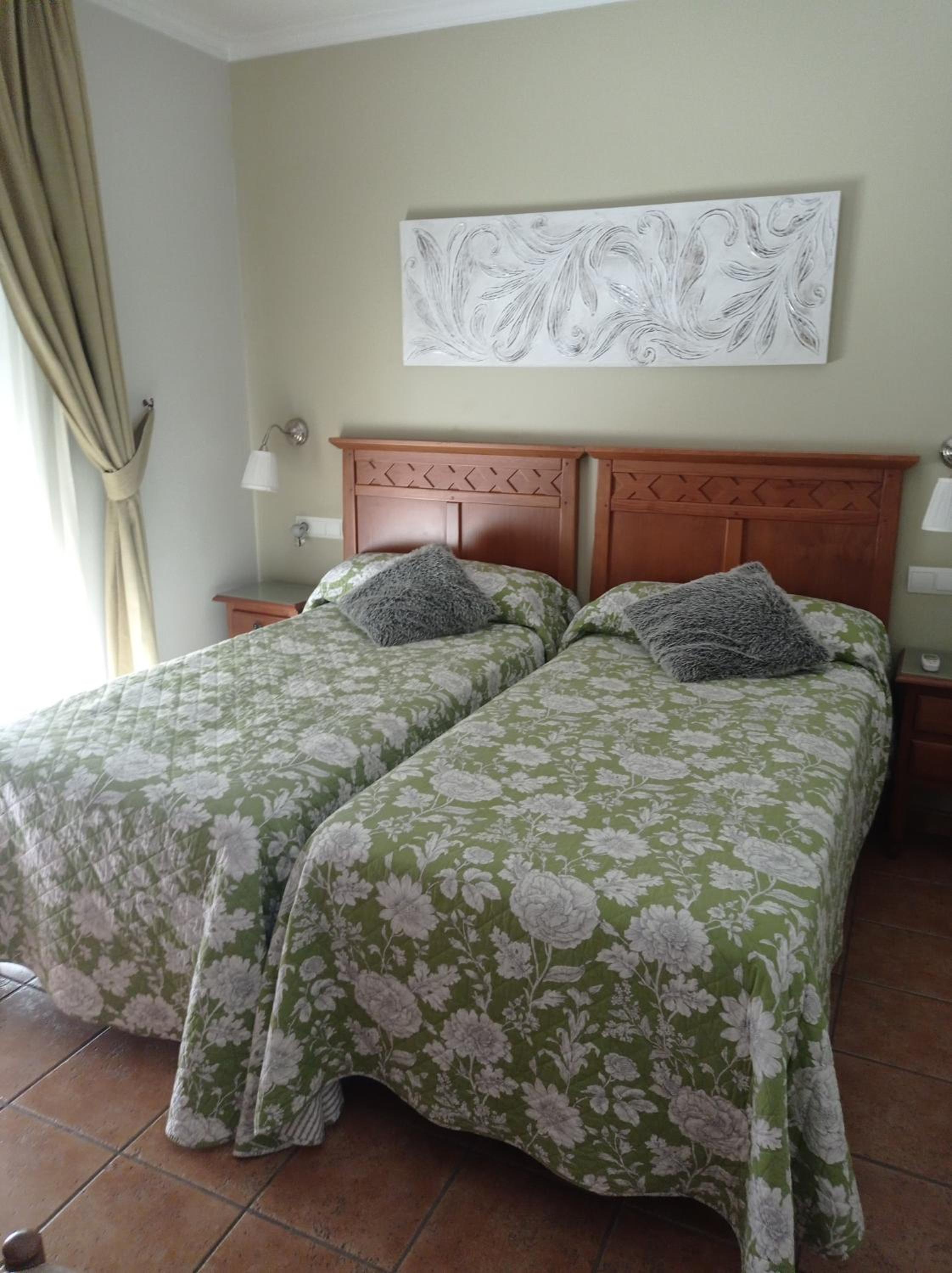 Twin Room - Photo 1