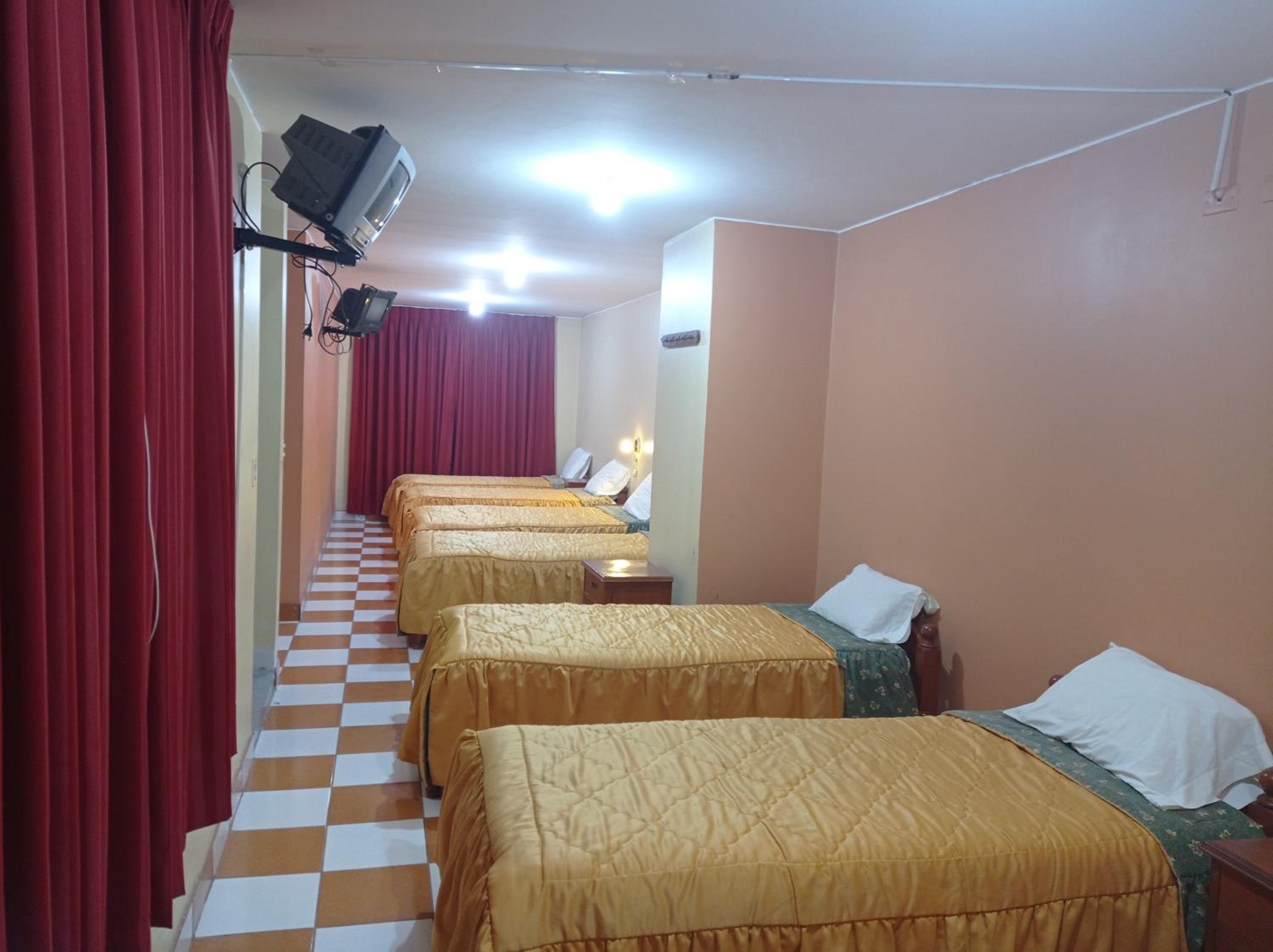 Bed in 6-Bed Dormitory Room photo 3