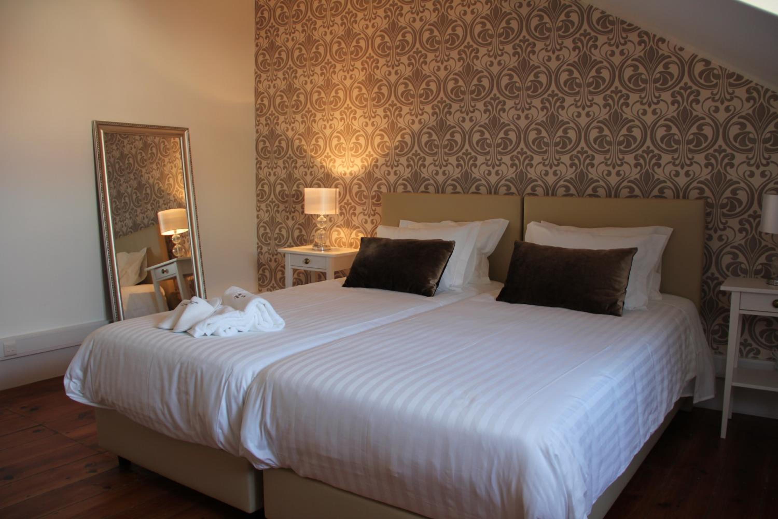 Standard Twin Room with Shared Bathroom photo 3