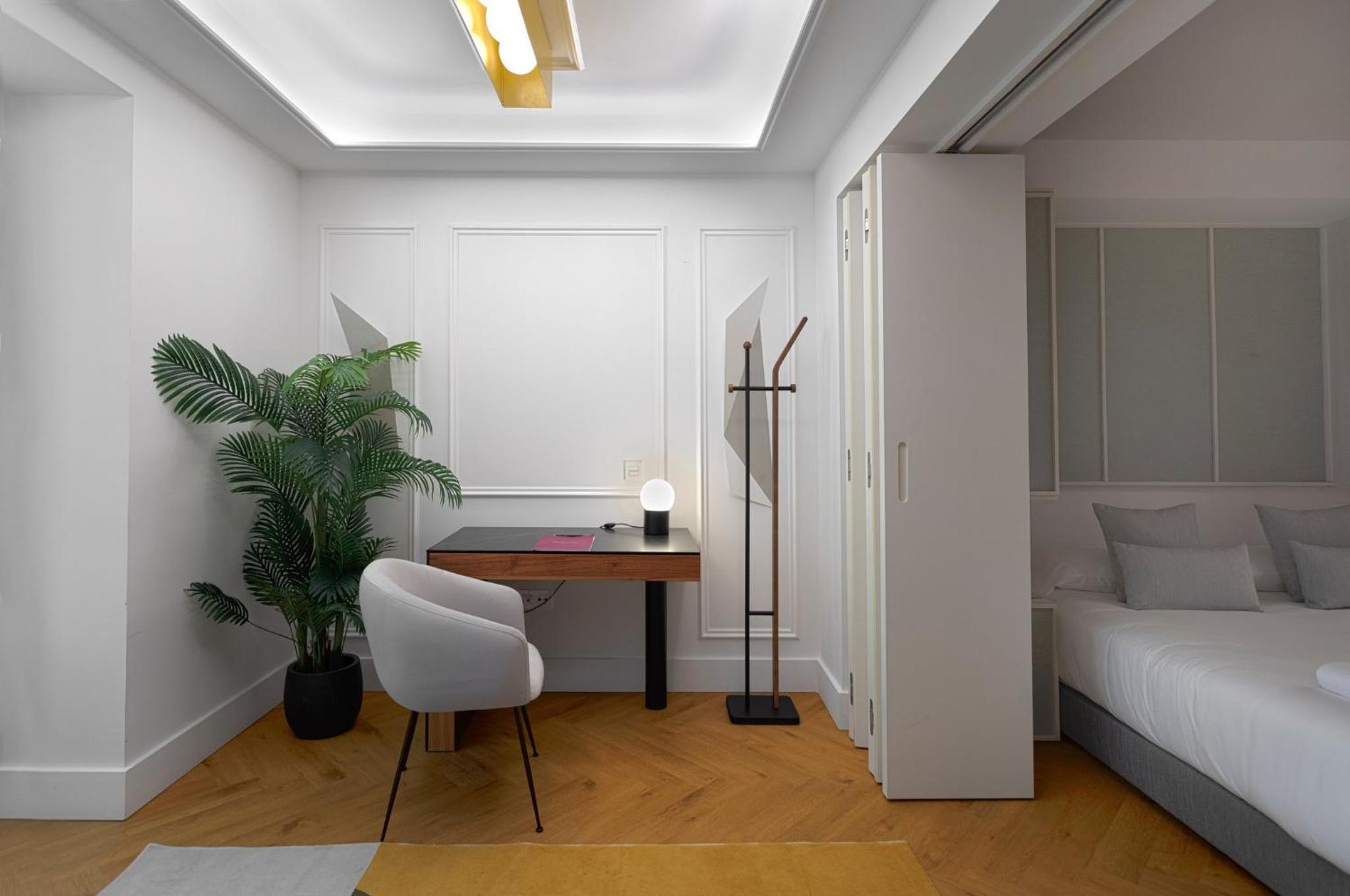 Apartamento de Dos Habitaciones con Balcón Francés 1