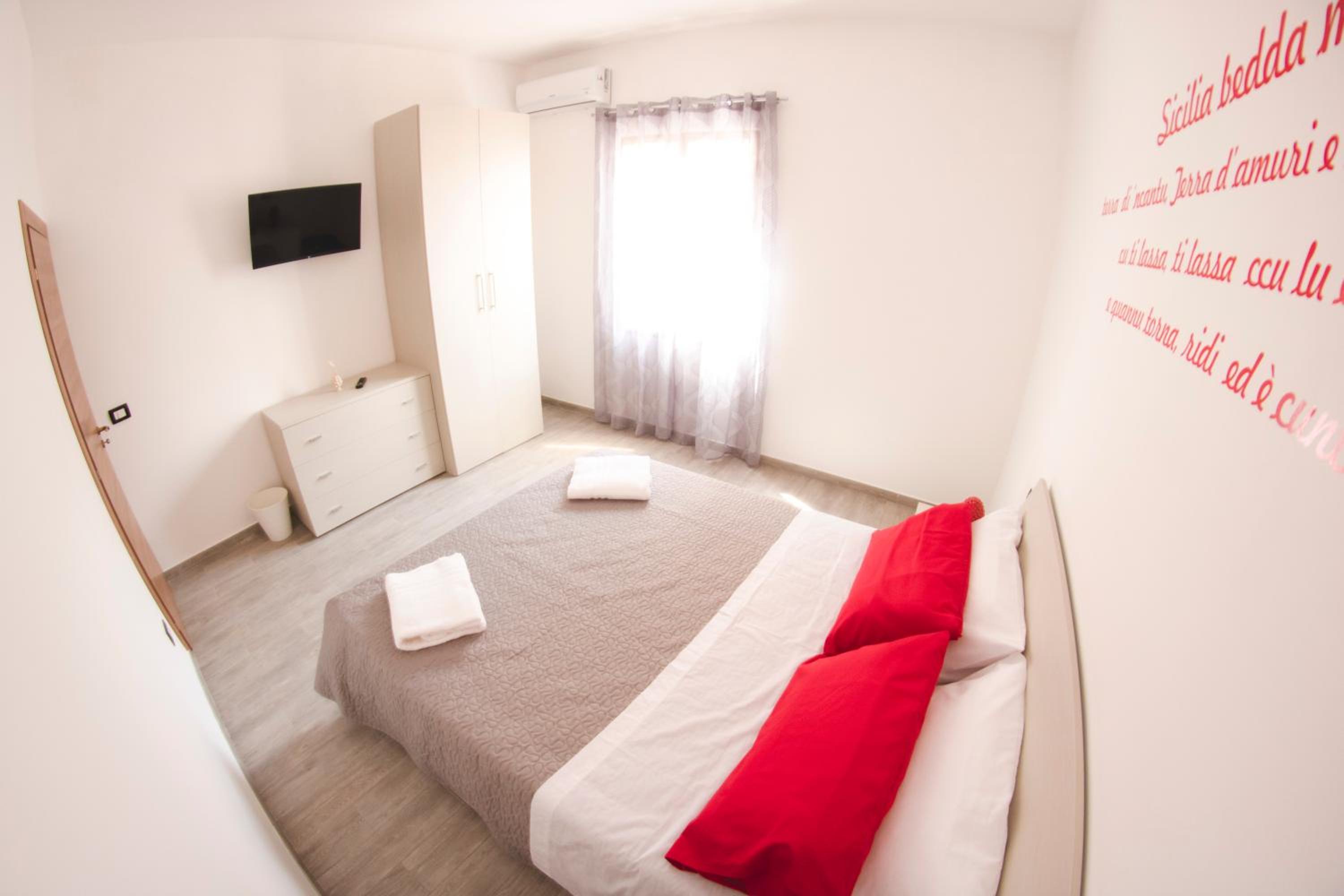 Two-Bedroom House photo 3