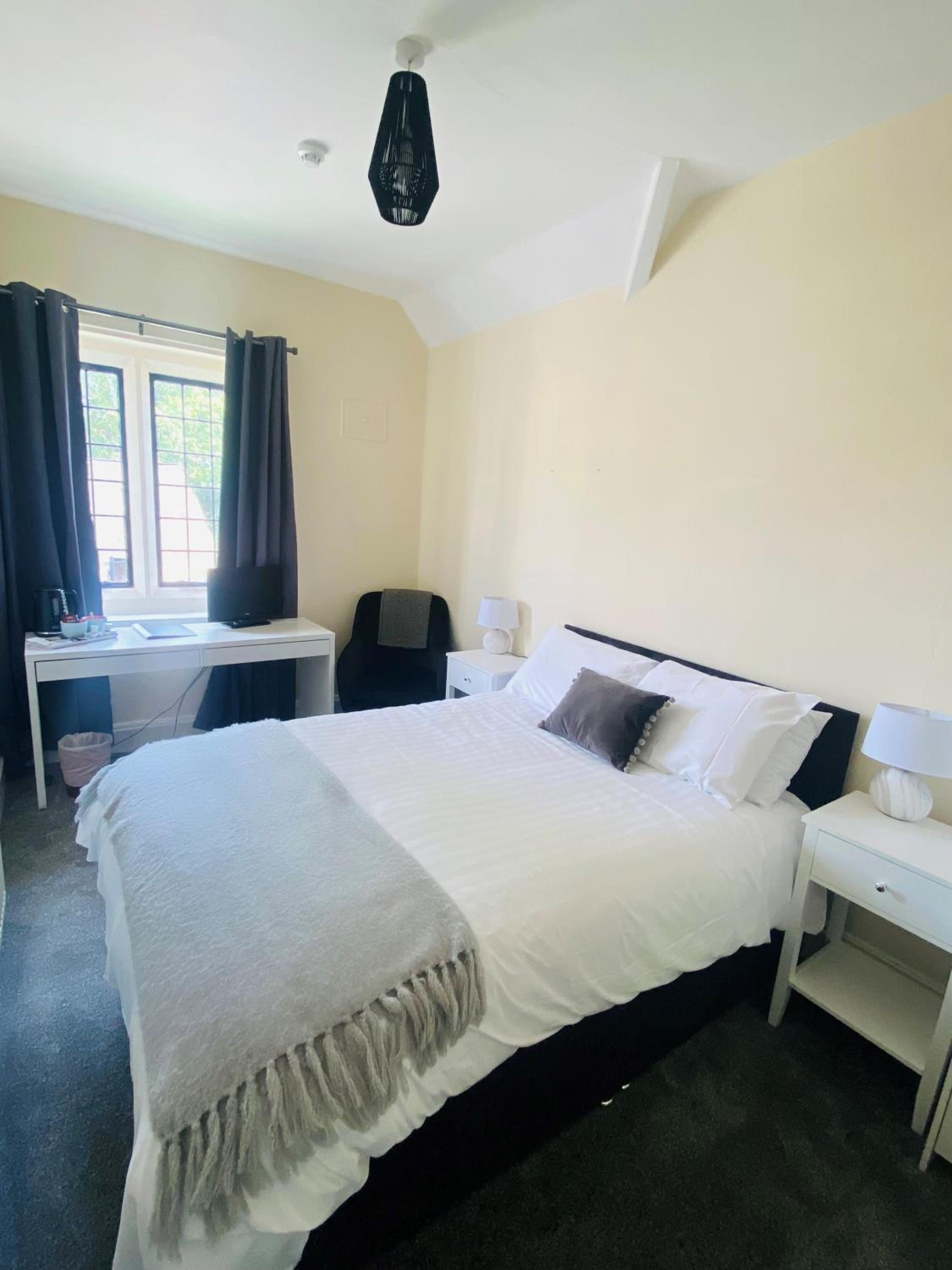 Double Room with Private Bathroom - Photo 7