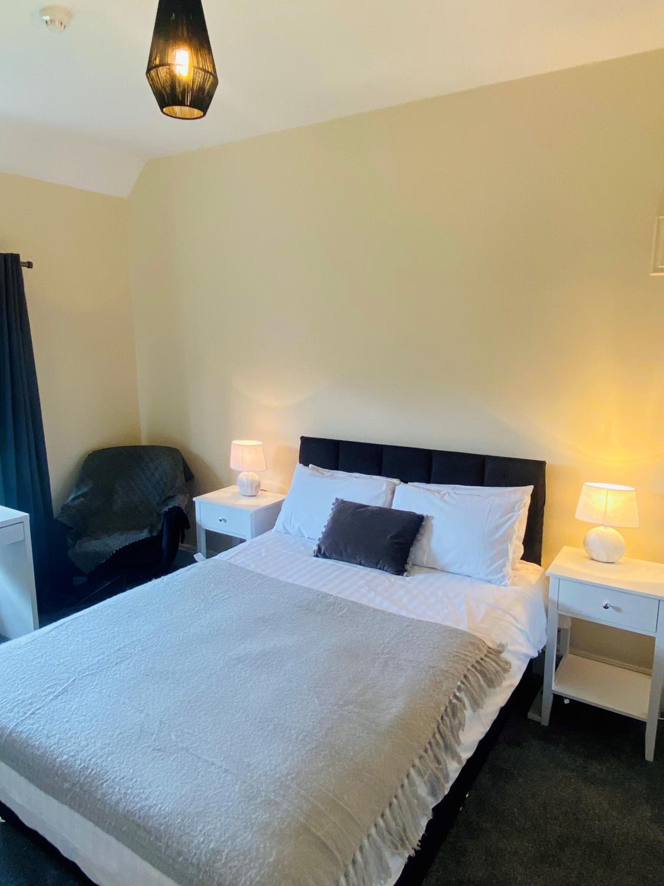 Double Room with Private Bathroom - Photo 1