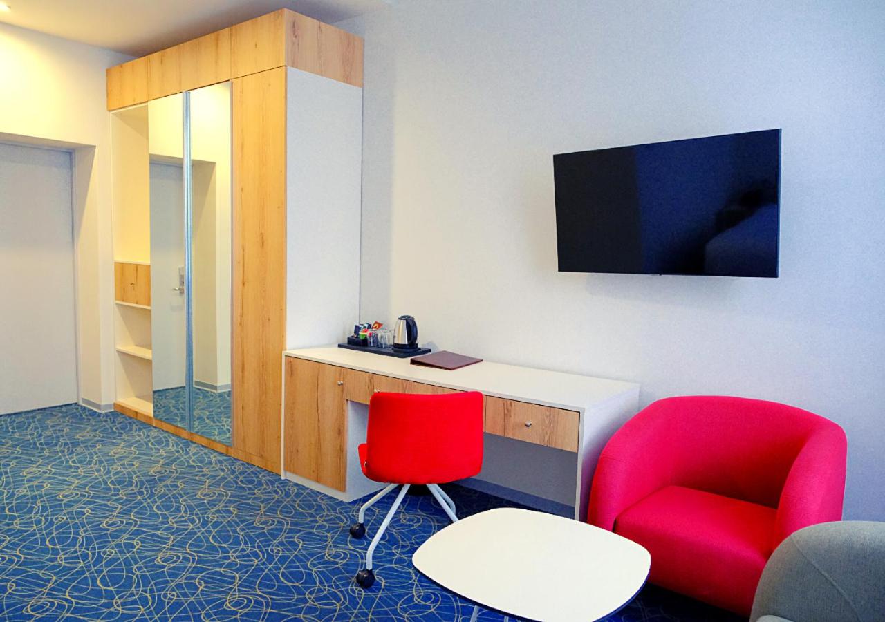 Suite - Photo 3