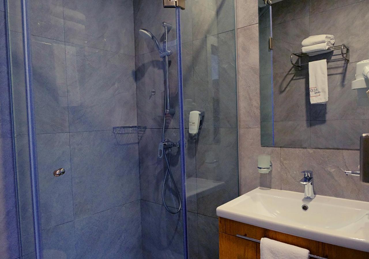 Suite - Photo 2