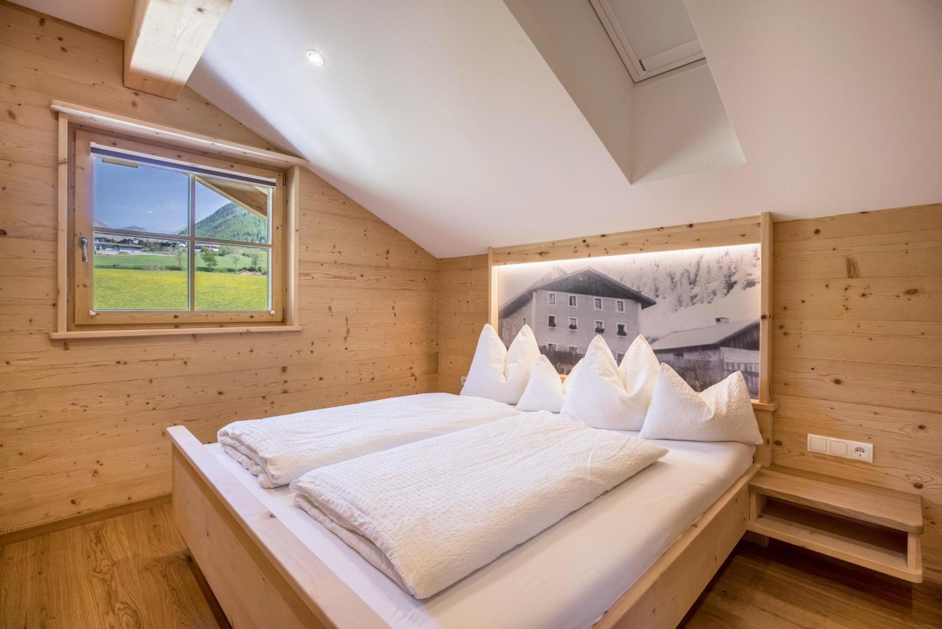 Two-Bedroom Deluxe Apartment with Garden View