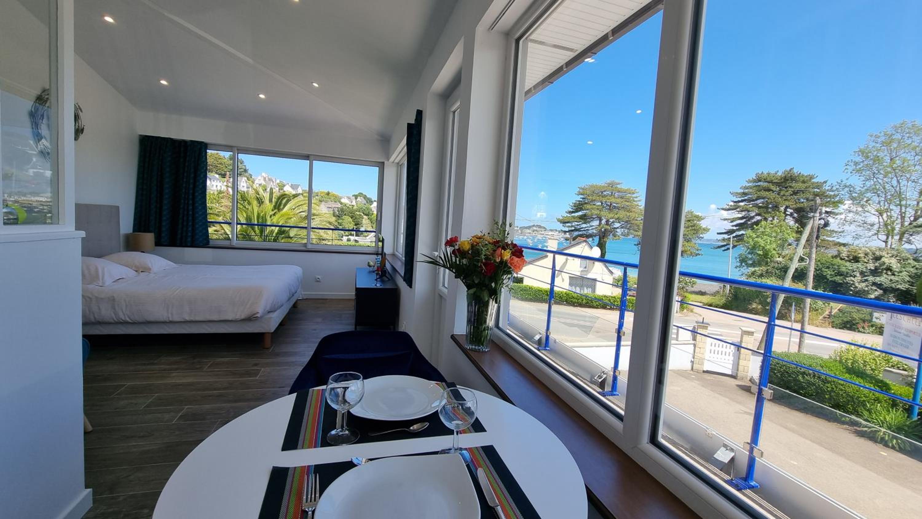 Studio with Sea View