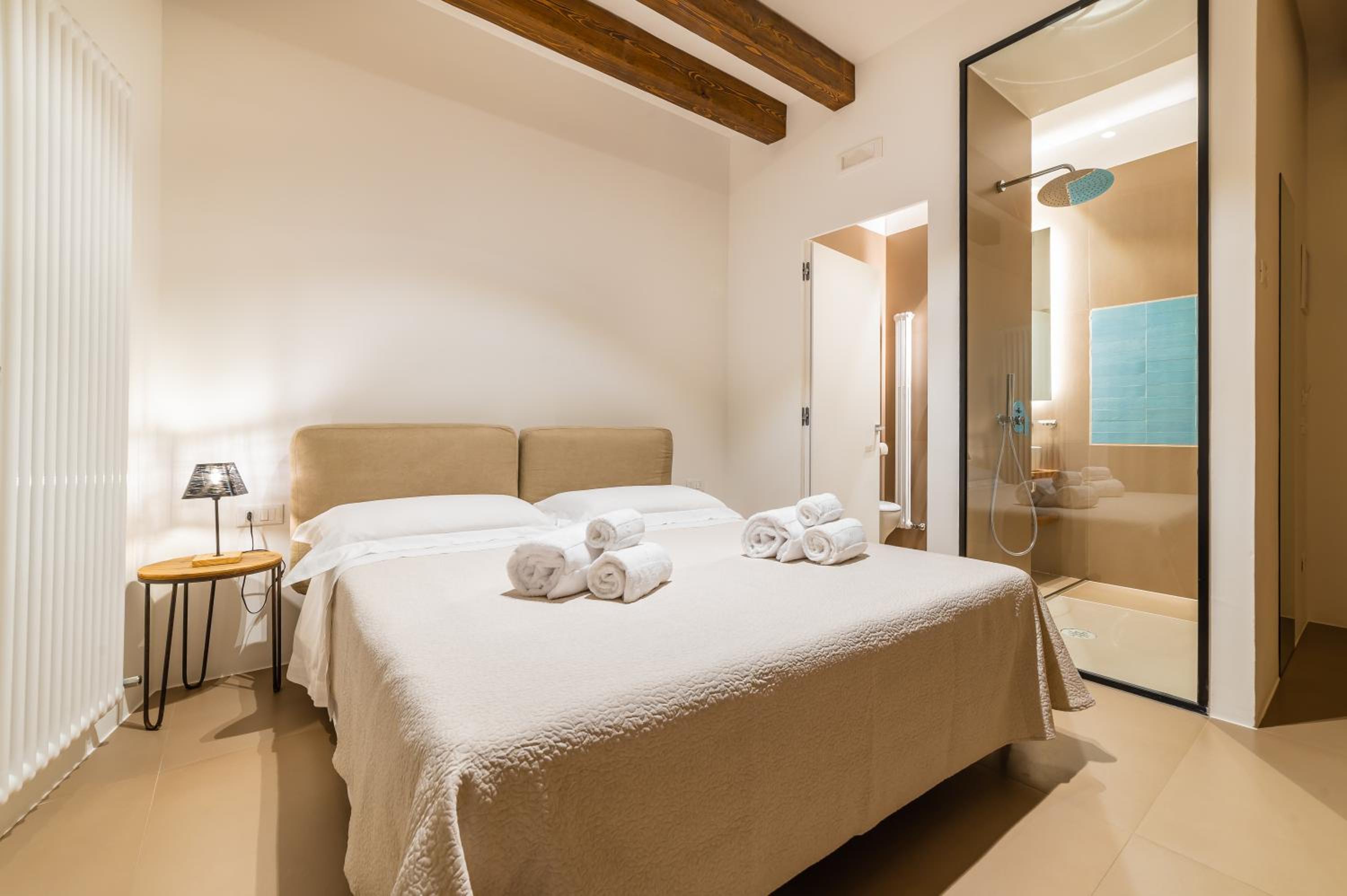 Double Room with Balcony photo 3