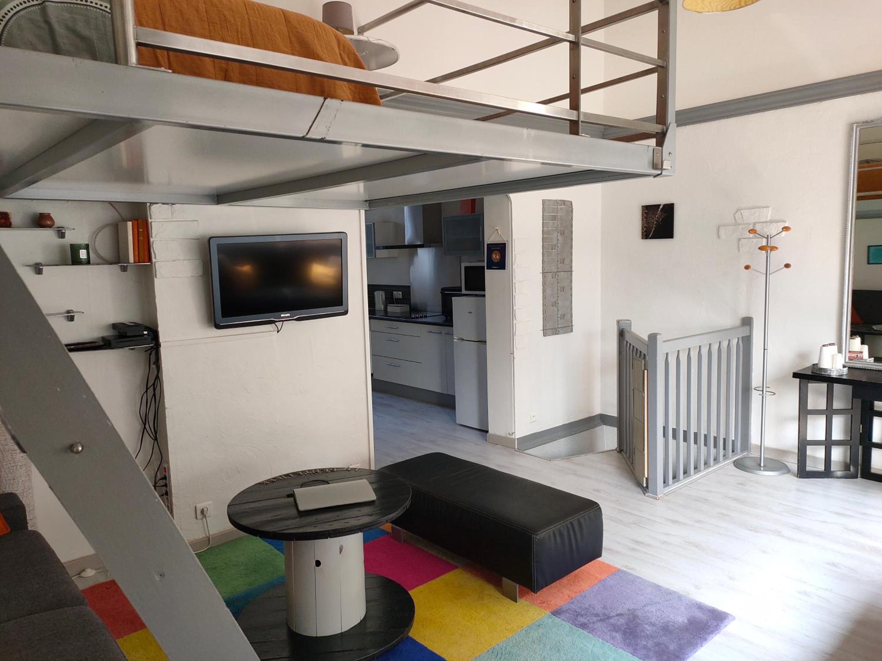 One-Bedroom Apartment (6 Adults) - Photo 1