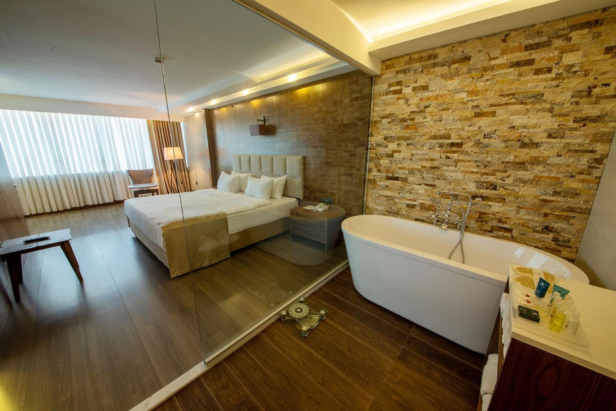 Suite - Photo 4