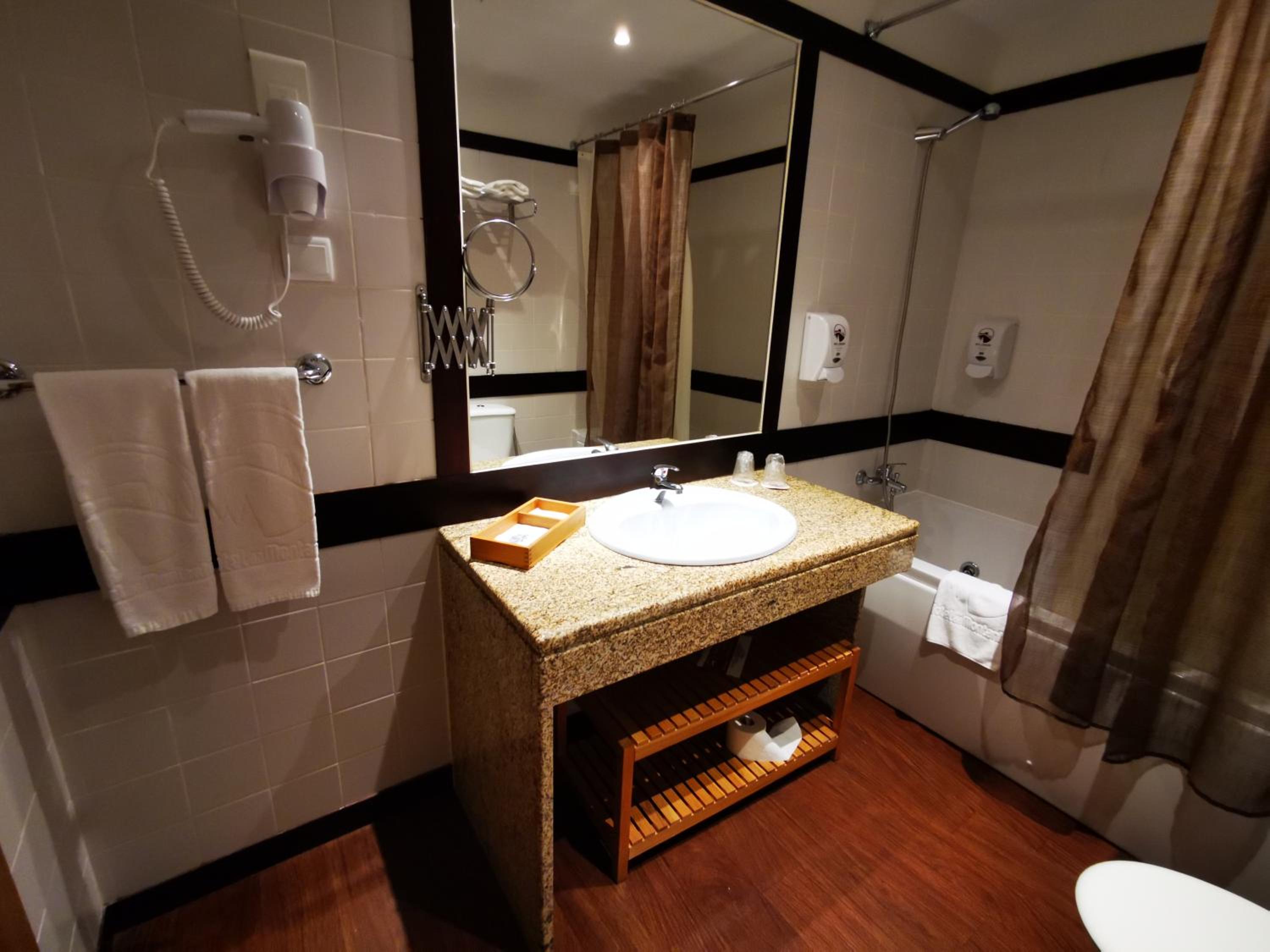 Double Room with Special Panoramic View - Photo 6