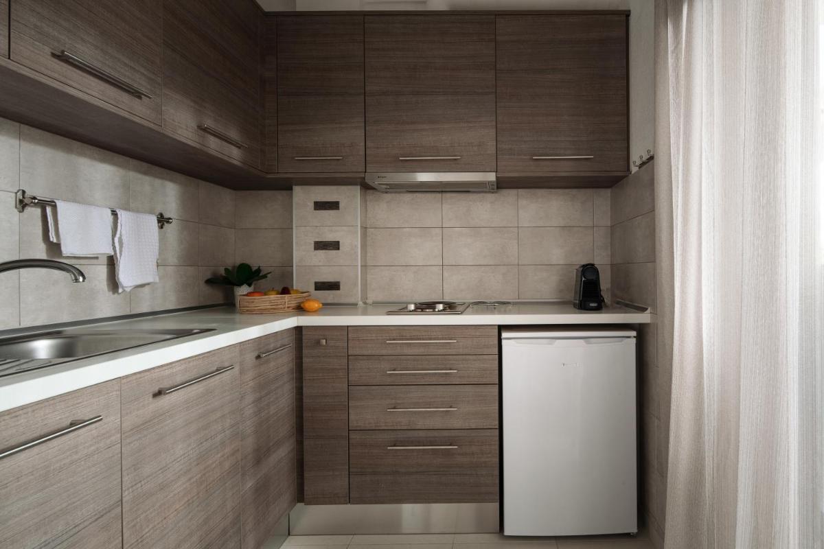 Family Studio (3 Adults + 1 Child)