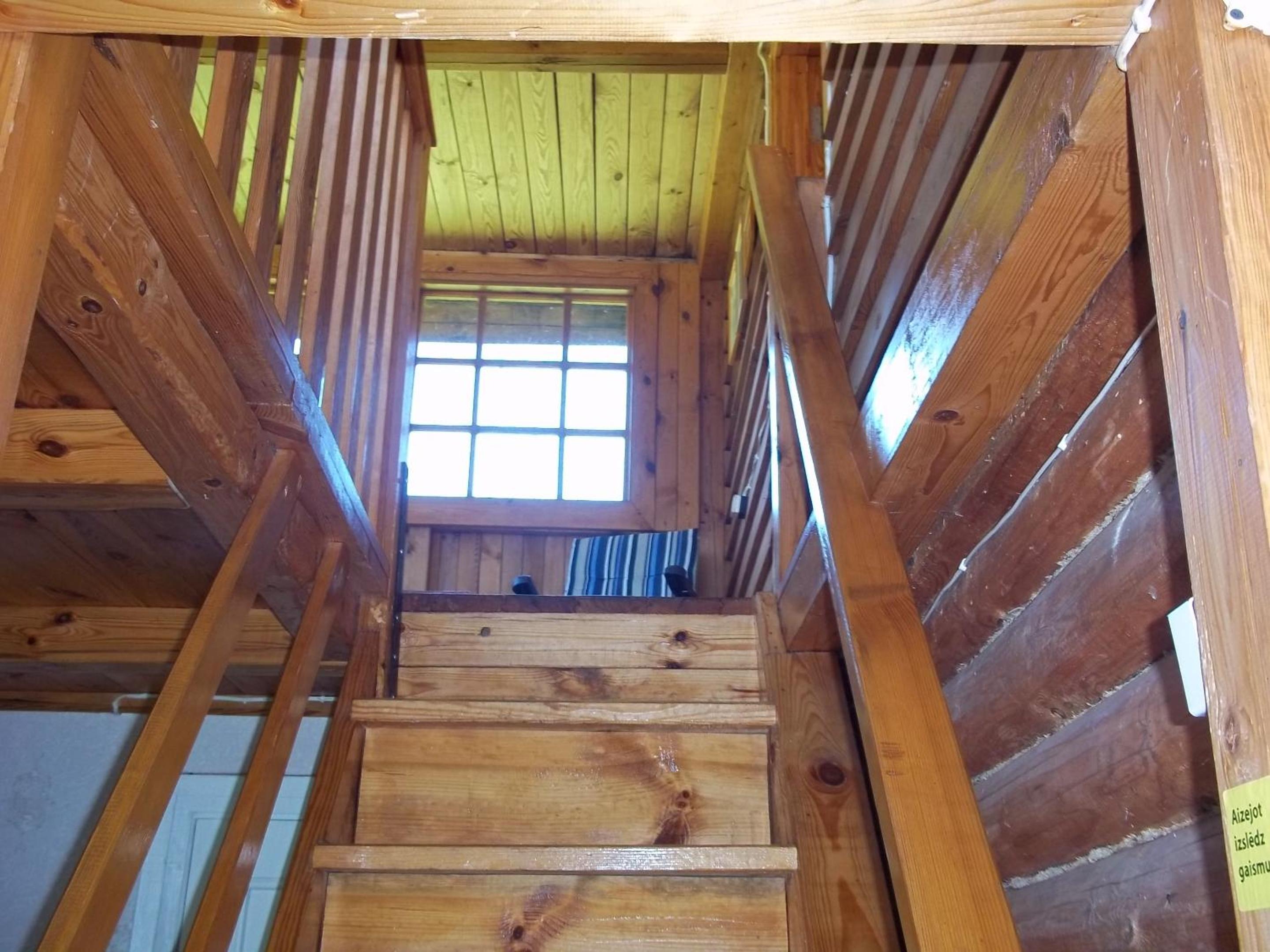 Two-Bedroom House - Photo 8
