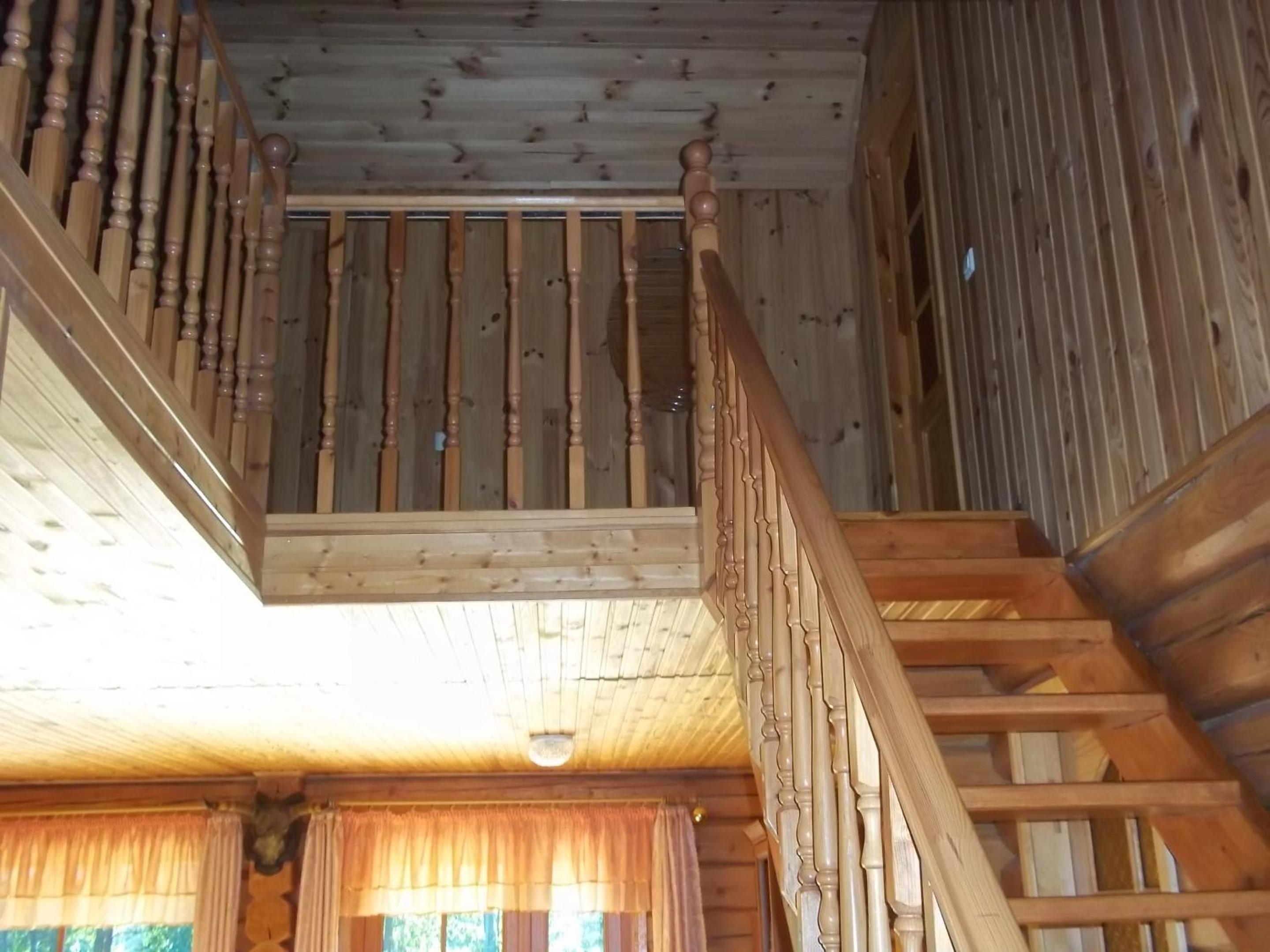 Five-Bedroom House - Photo 8