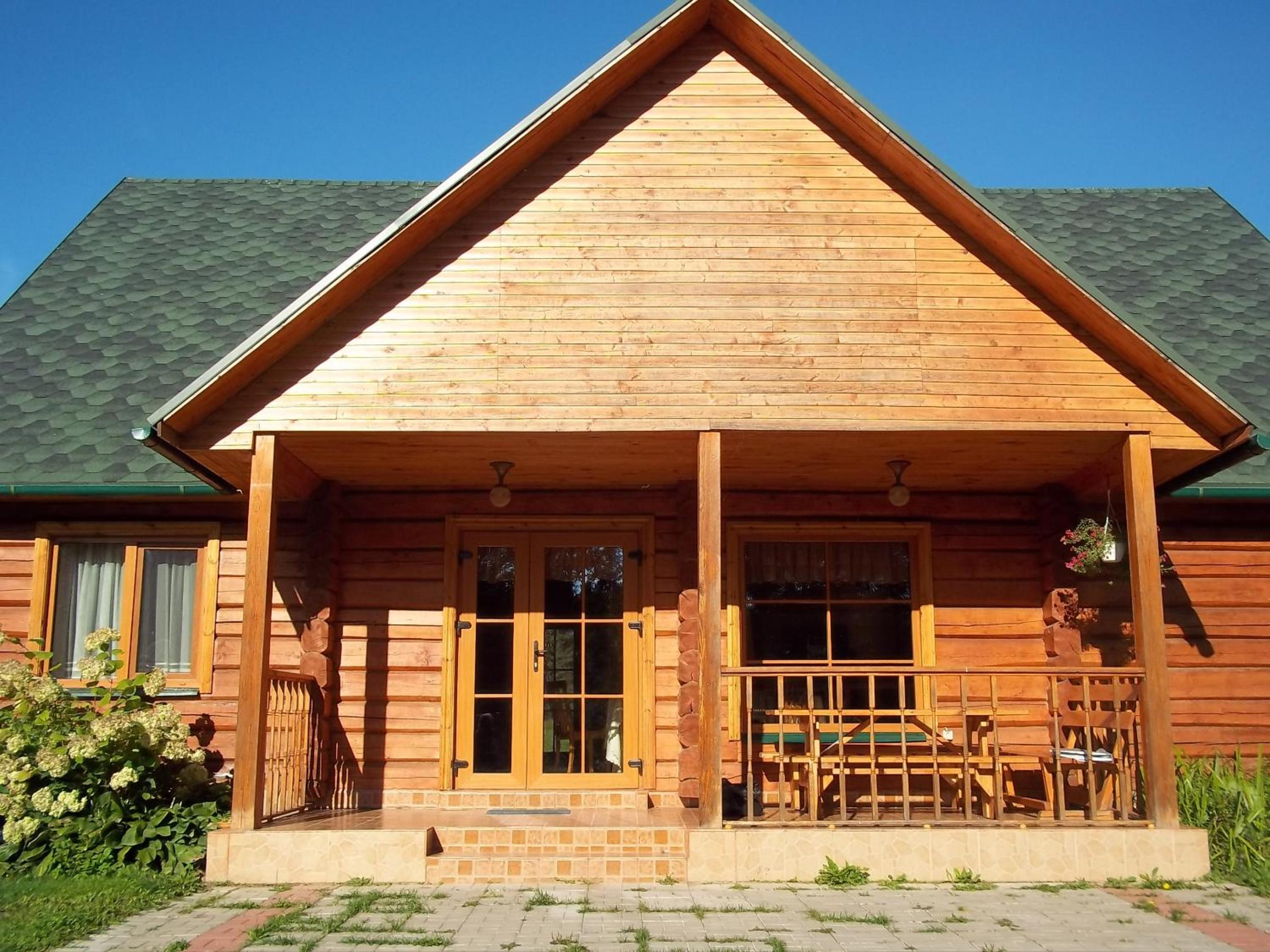 Five-Bedroom House - Photo 10