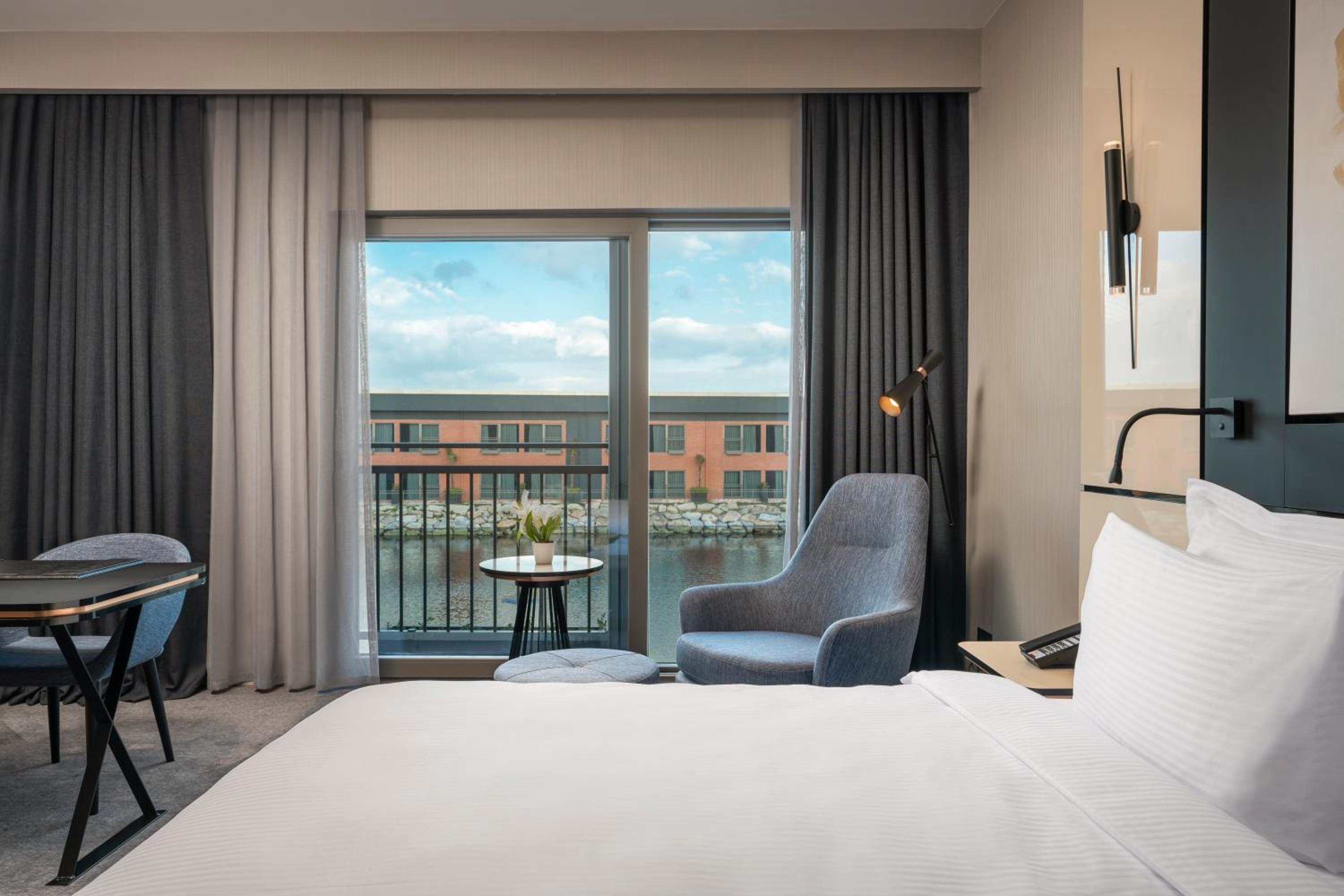 Standard King Room with Sea View photo 1