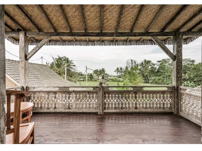 Bungalow with Patio - Photo 6